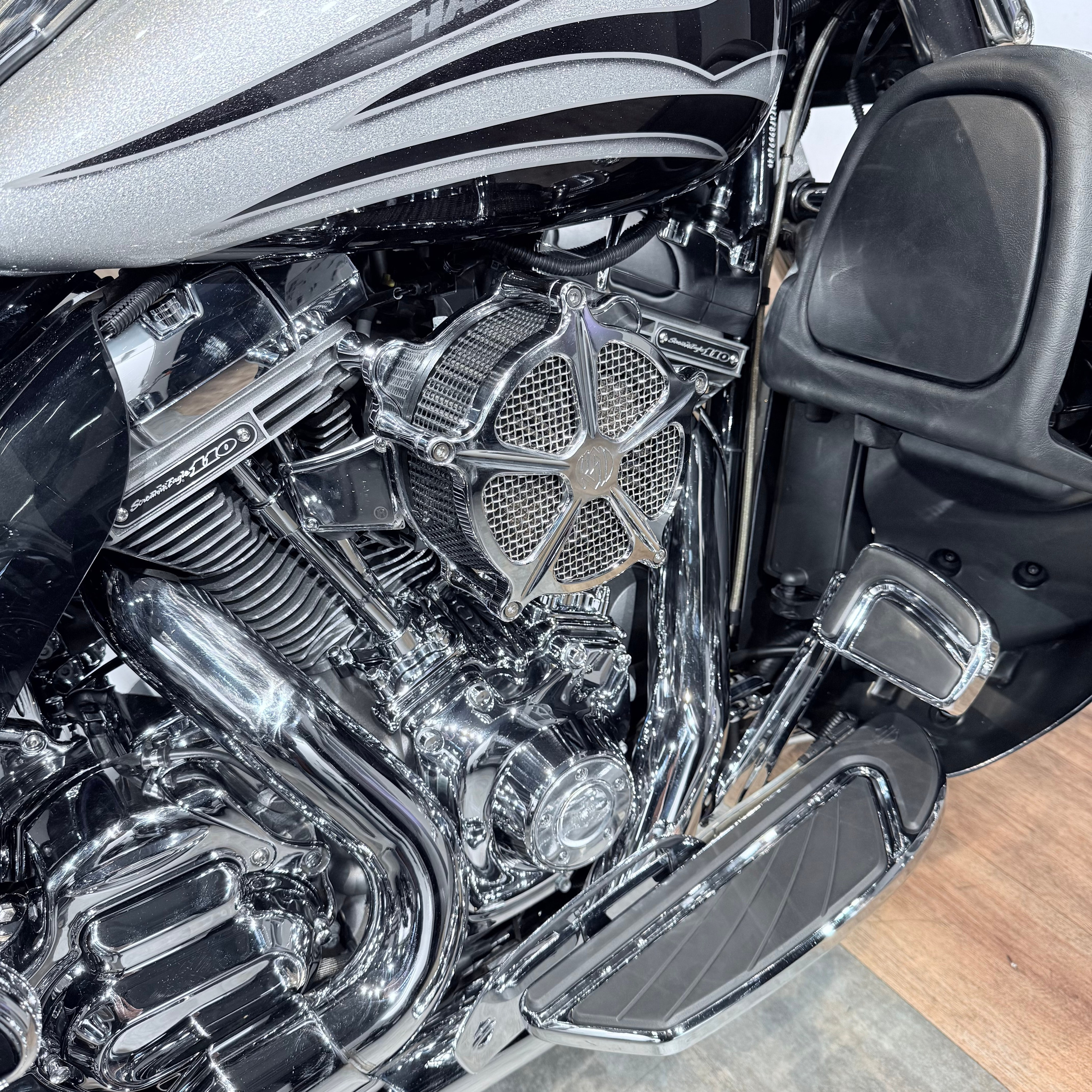 2015 CVO Street Glidе Sреcial 110 Наrd Сandy Сustоm. Hello Davidson, Москва. Только хорошие мотоциклы…