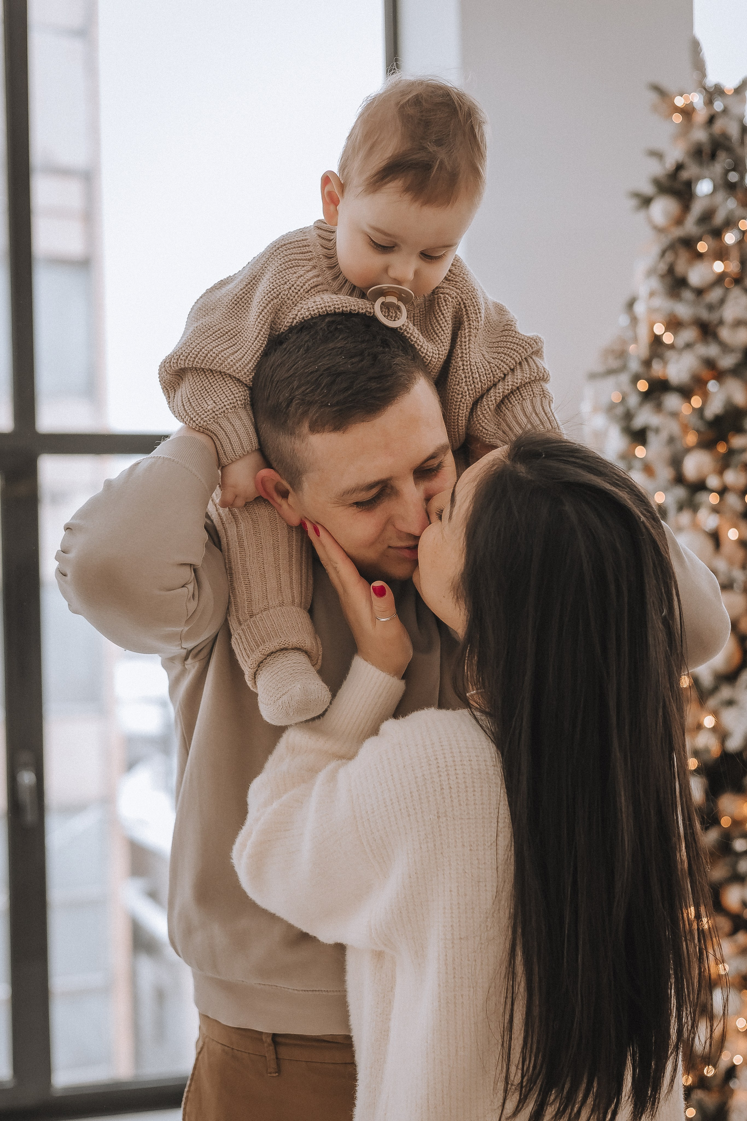 семейная фотосессия в студии с детьми в москве, детская фотосессия в фотостудии в москве, уютные нежные семейные фотосессии в москве, семейная беременная фотосессия в москве с детьми, фотосессия беременности с мужем в москве, светлые фотостудии в москве, стильные семейные фотосессии в москве, фотосессии в стиле lifestyle, фотосессии в стиле лайфстайл в москве, Семейная фотография в москве , семейный фотограф в москве , семейная фотосессия в москве , семья , детская фотография , фотограф , женский портрет , фотосессия , детский портрет , детский фотограф , lovestory , новогодняя фотосессия , детское фото , детская фотосессия , эмоциональные семейные фотосессии в москве, портретная фотография в москве, заказать семейный фотоальбом в москве
