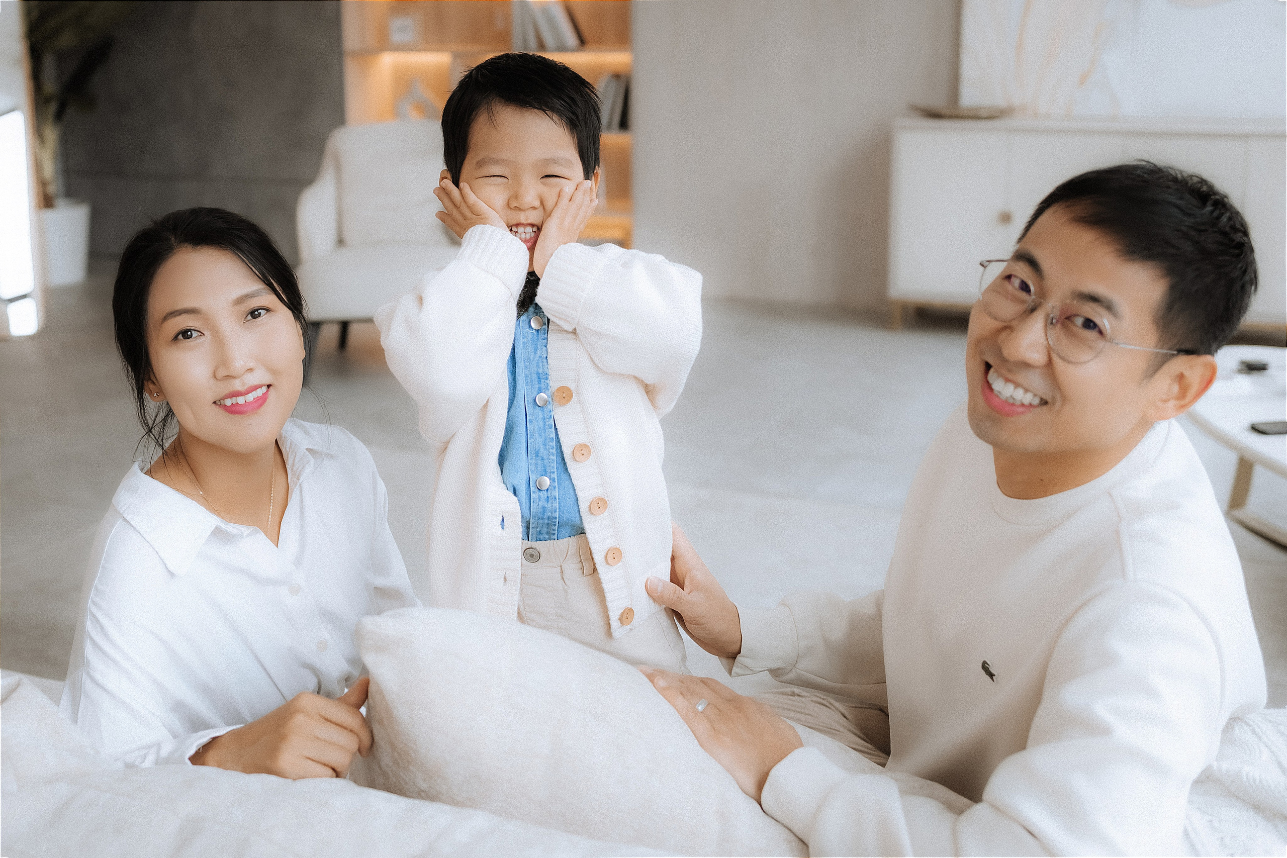 семейная фотосессия в студии с детьми в москве, детская фотосессия в фотостудии в москве, уютные нежные семейные фотосессии в москве, семейная беременная фотосессия в москве с детьми, фотосессия беременности с мужем в москве, светлые фотостудии в москве, стильные семейные фотосессии в москве, фотосессии в стиле lifestyle, фотосессии в стиле лайфстайл в москве, Семейная фотография в москве , семейный фотограф в москве , семейная фотосессия в москве , семья , детская фотография , фотограф , женский портрет , фотосессия , детский портрет , детский фотограф , lovestory , новогодняя фотосессия , детское фото , детская фотосессия , эмоциональные семейные фотосессии в москве, портретная фотография в москве, заказать семейный фотоальбом в москве