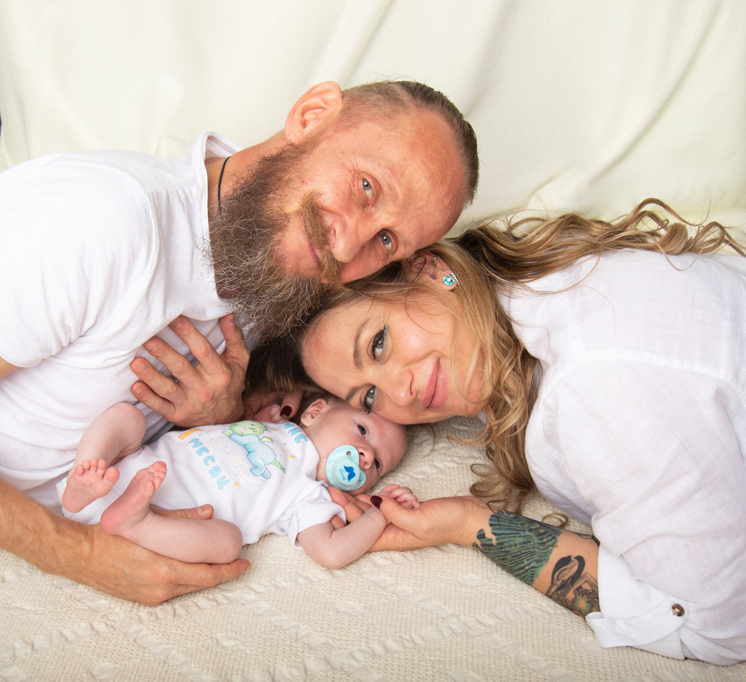 Фотосессия новорожденного мальчика в Москве. Фотосессия в студии в Москве от профессионального фотографа услуги по доступным ценам