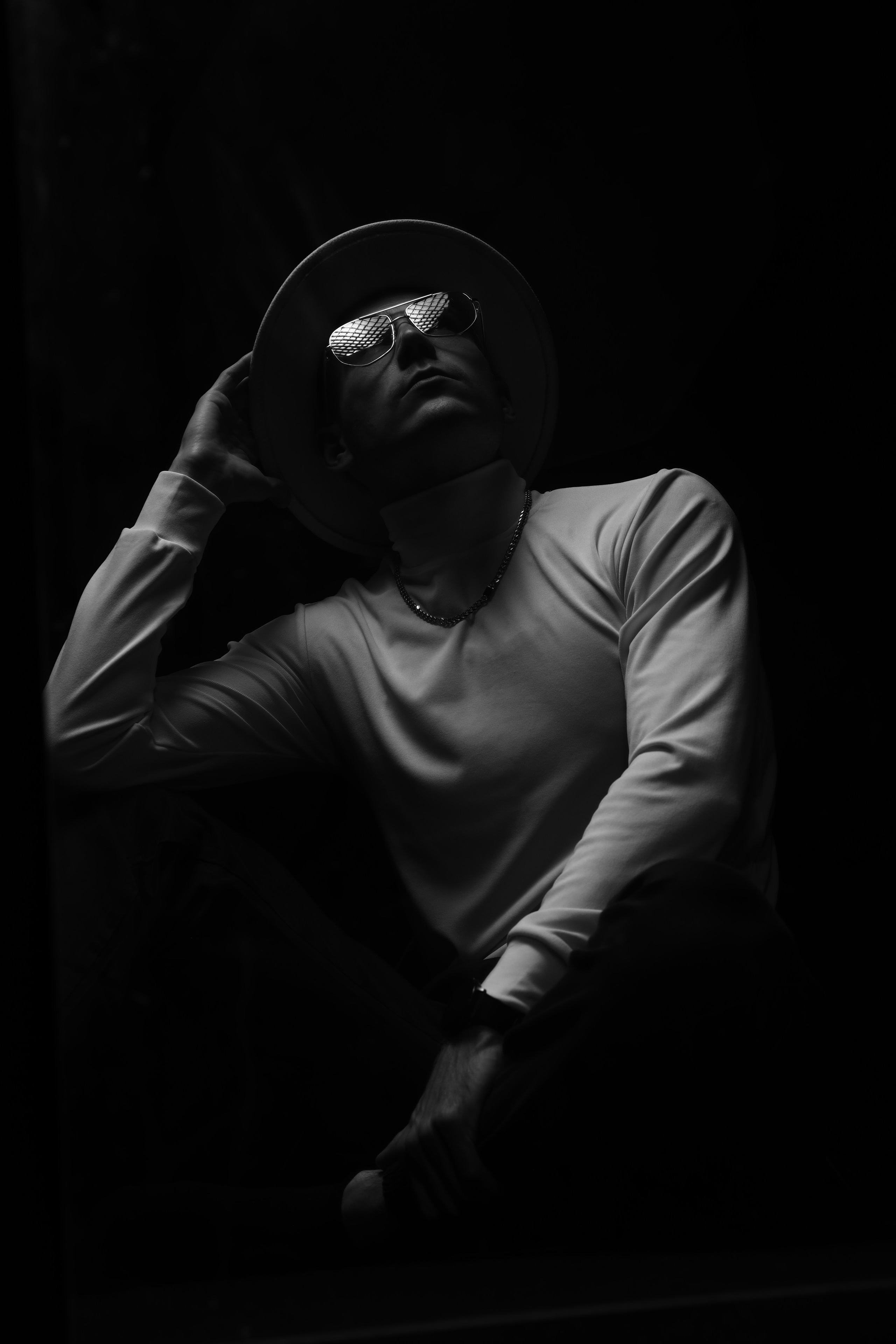 The White hat Alex. Профессиональный фотограф в Воронеже Владислав Крылов