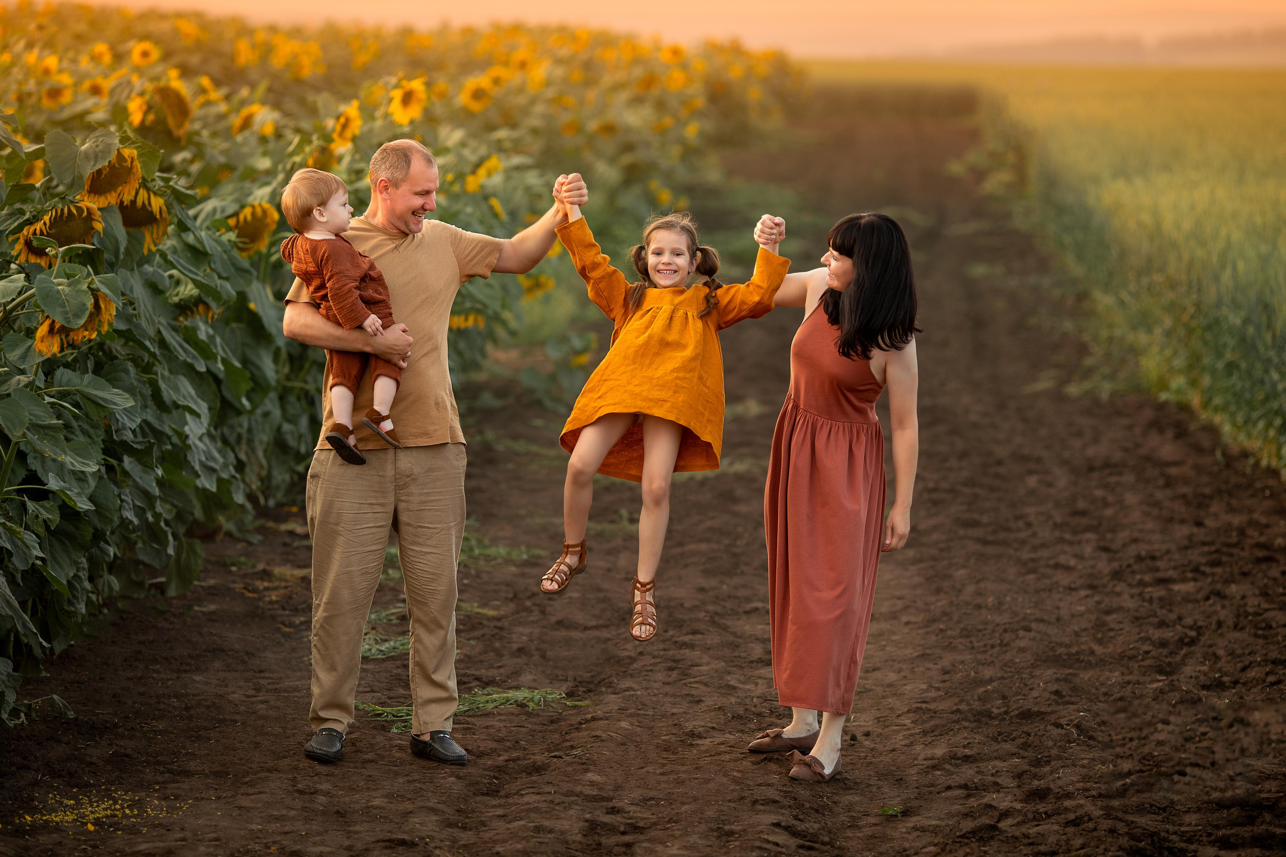 Солнечные цветы. Детский и семейный фотограф в Красноярске Елена Коровкина