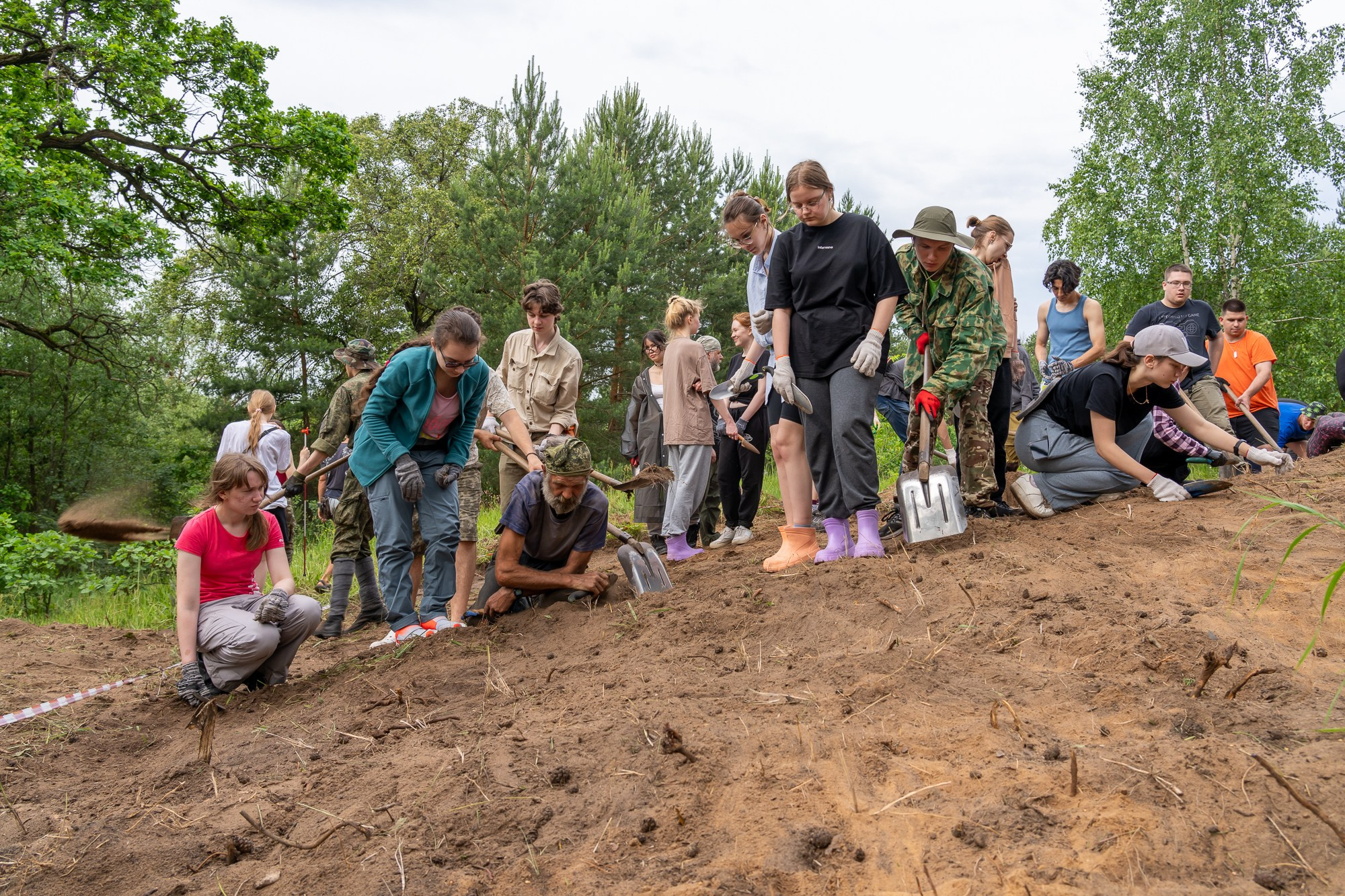 Археологическая экспедиция Коломенского археологического центра 2024. 2024 Archaeological Expedition of the Kolomna Archaeological Center. Фотограф Алексей Скоробогатько