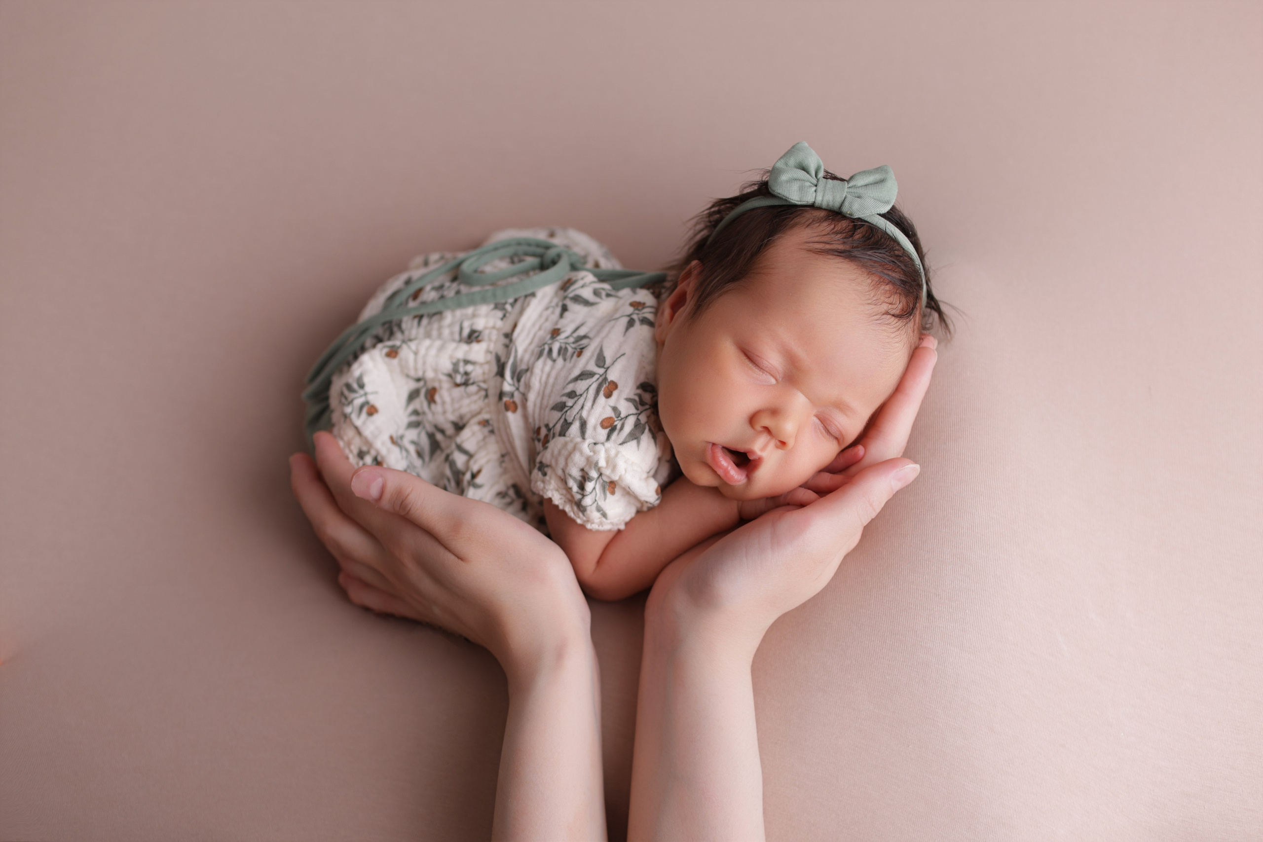 Новорожденные. Нина Зеленева фотограф новорожденных