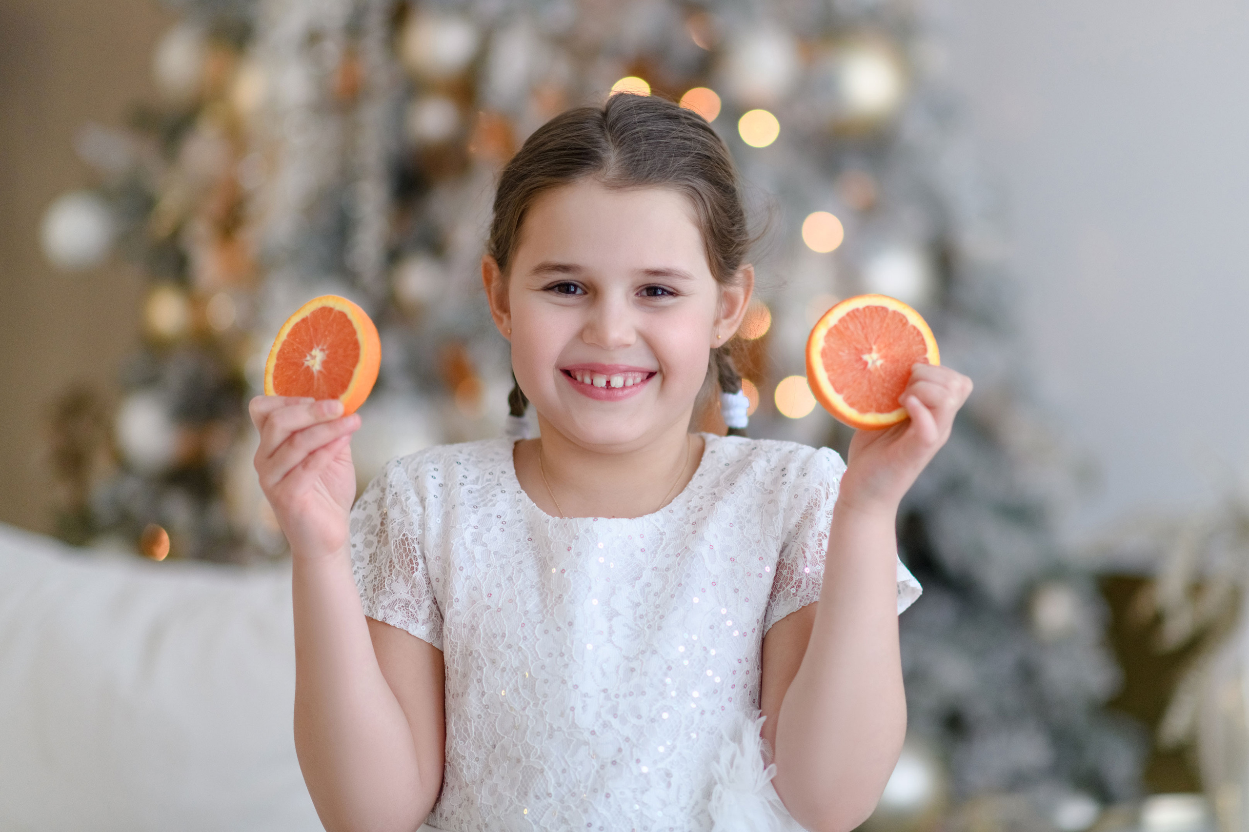 Нежная семейная фотосессия в Новогодней фотостудии. Свадебный и семейный фотограф в Санкт-Петербурге Олеся Еремеева