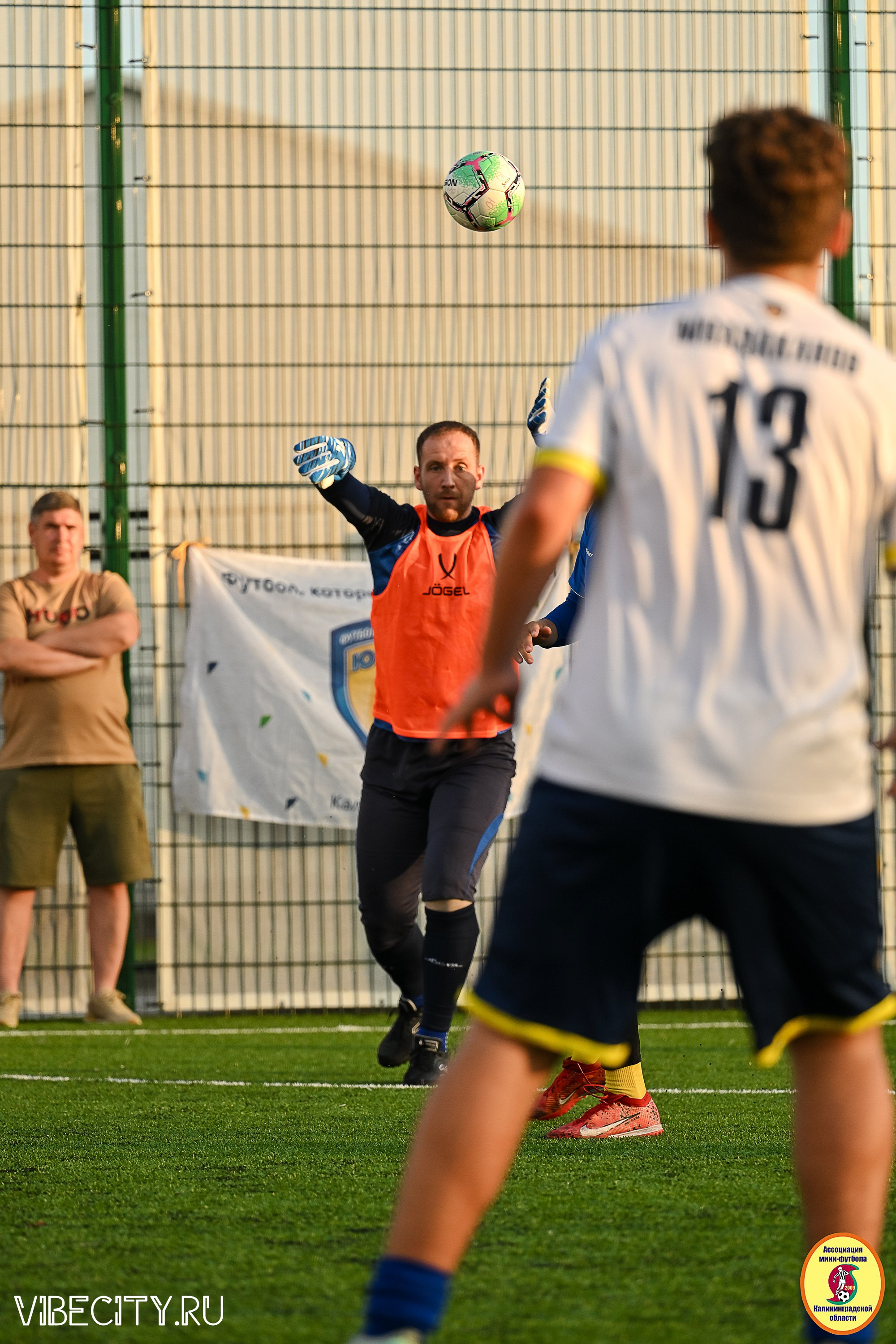 ИГРЫ МИНИ-ФУТБОЛЬНОЙ И КОРПОРАТИВНОЙ ЛИГИ. VIBECITY.RU Вайб Сити Ру Фоторепортажи Фотоотчеты Калининград