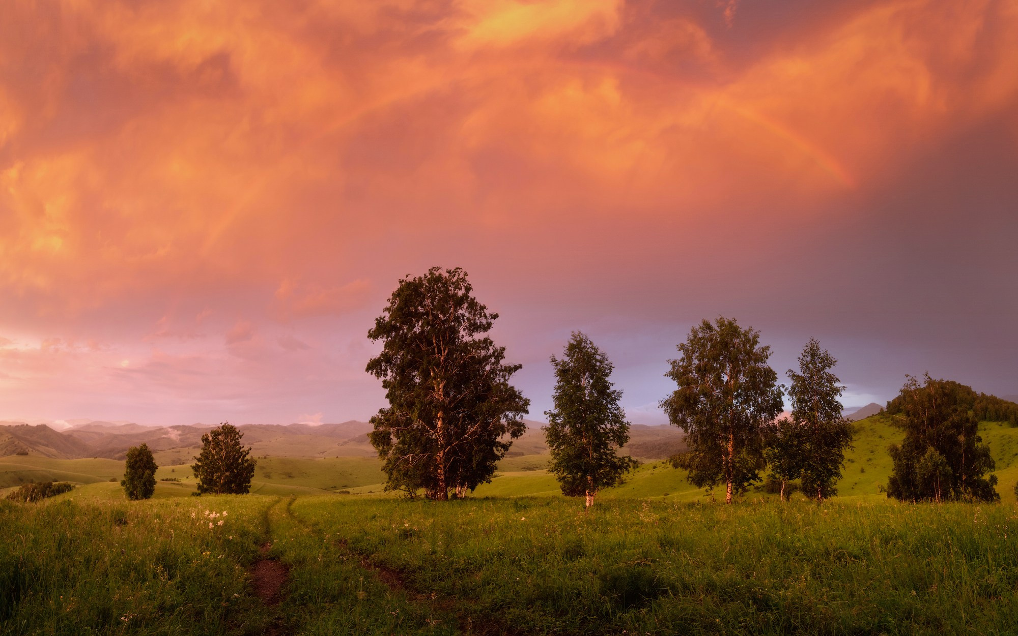 Грозовая радуга. Закат в Солонешенском Холмогорье во время грозы. Солонешенский район, июнь 2024