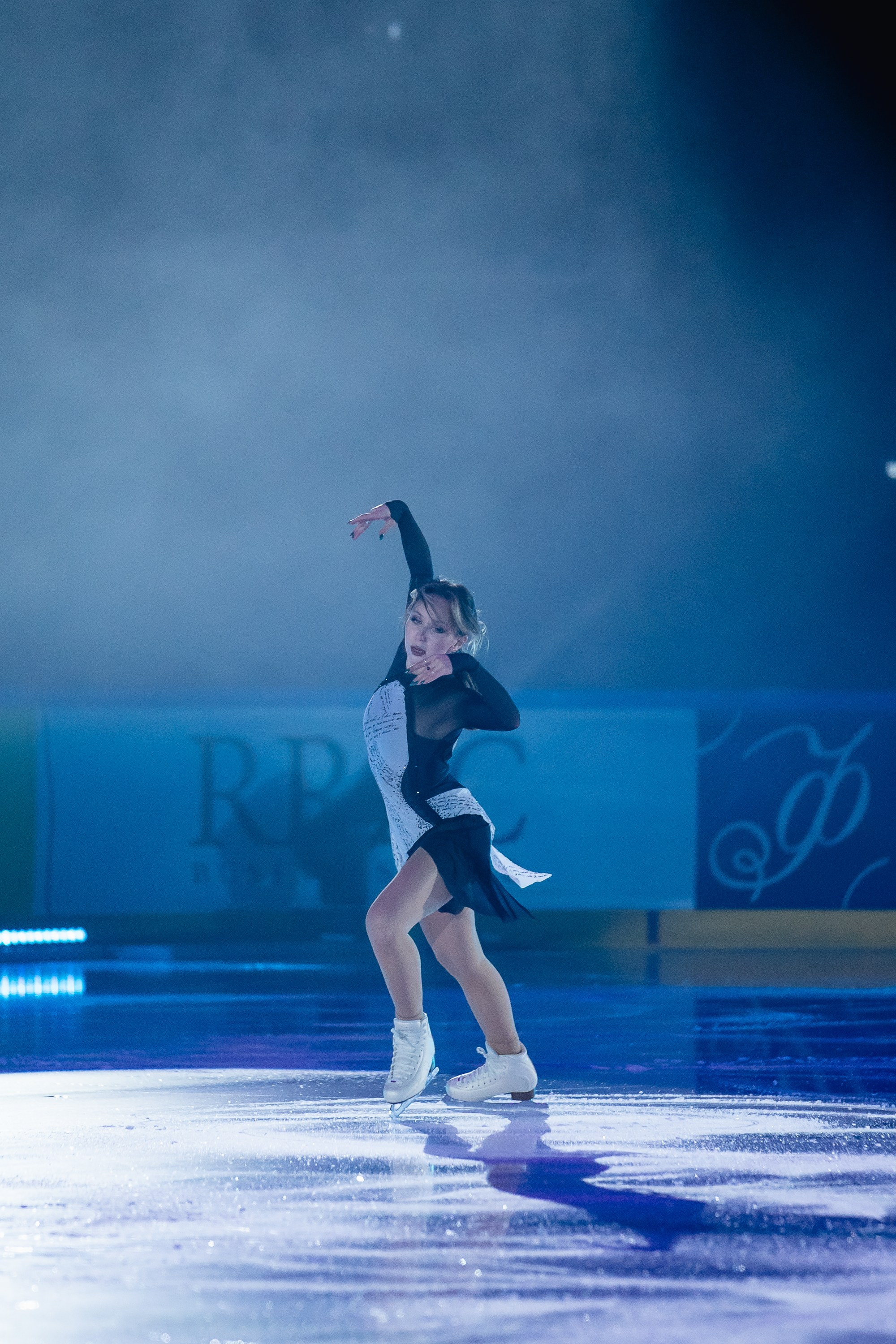 Шоу «Чемпионы на льду» в Новосибирске. Воробьева Ксения — Спортивный и танцевальный фотограф Новосибирск