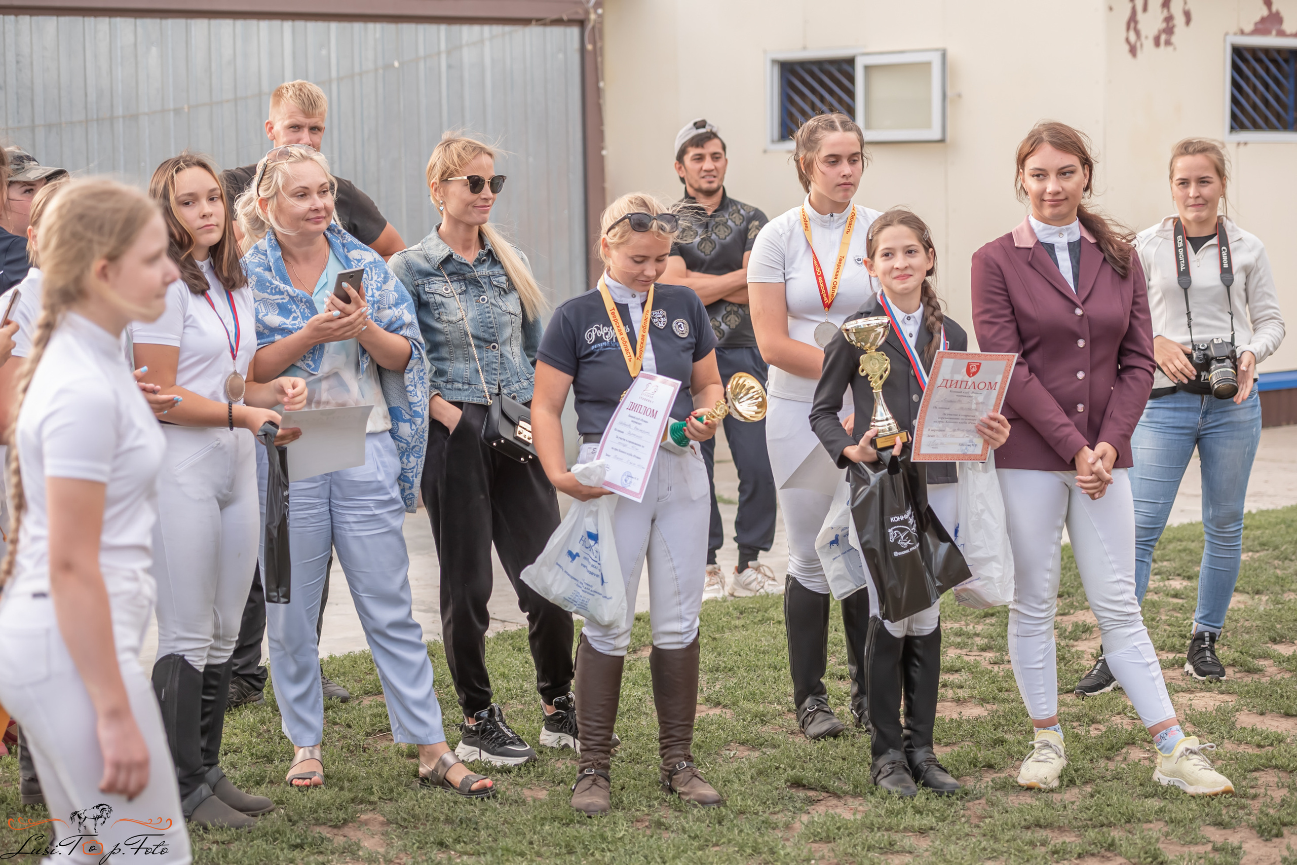 Открытая тренировка по выездке и конкуру в КК Резвая. Конный и фотограф с животными в Твери Топталова Люся