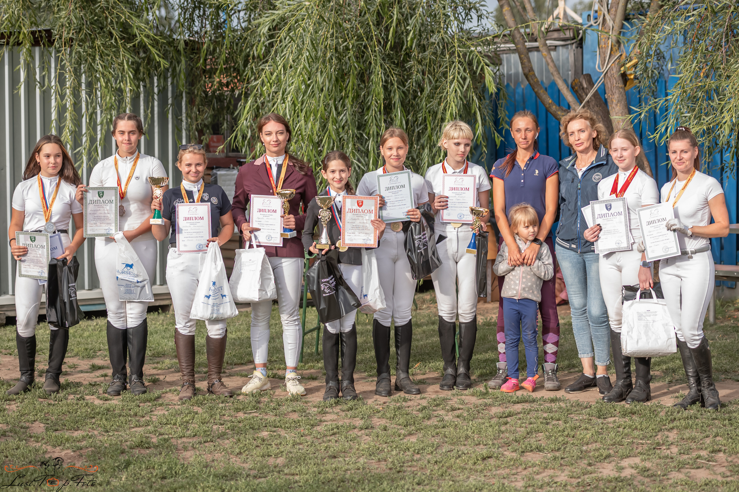 Открытая тренировка по выездке и конкуру в КК Резвая. Конный и фотограф с животными в Твери Топталова Люся