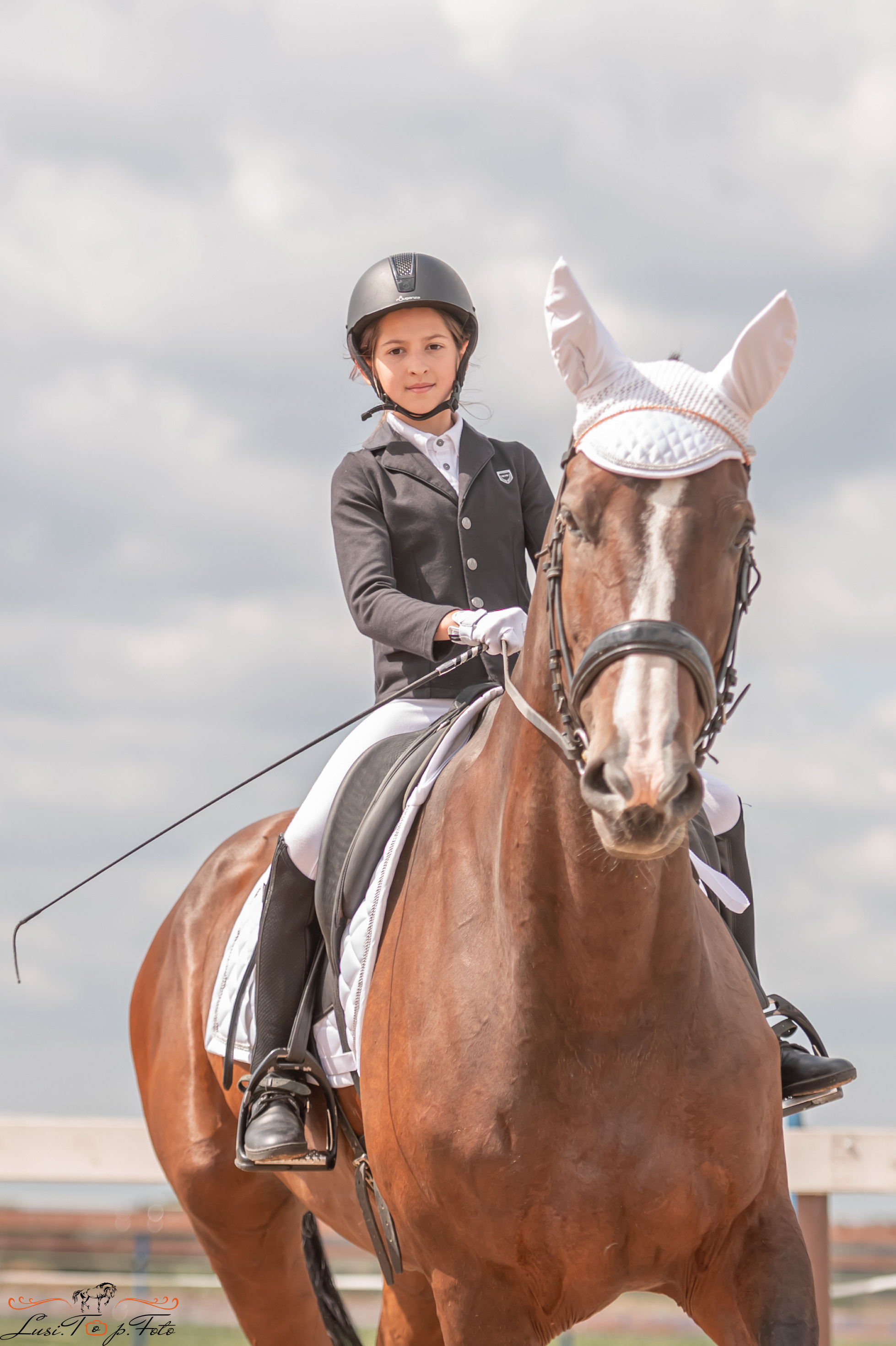 Открытая тренировка по выездке и конкуру в КК Резвая. Конный и фотограф с животными в Твери Топталова Люся