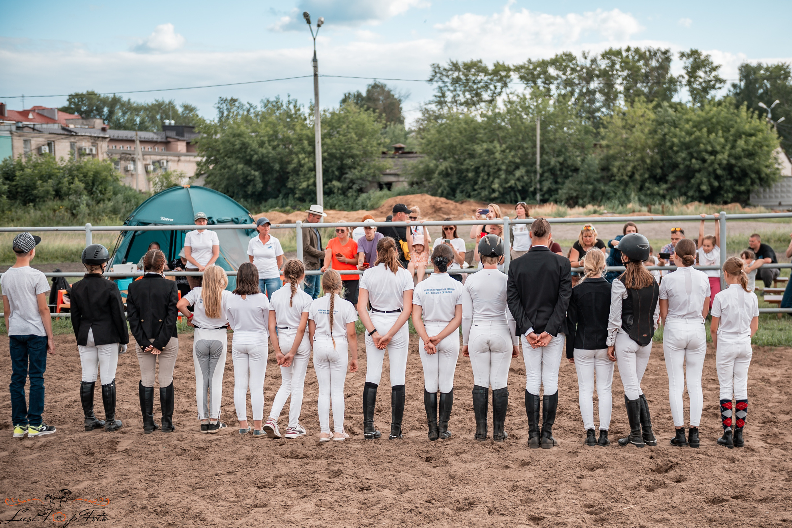 Первенство Тверской области по конкуру на Тверском ипподроме. Конный и фотограф с животными в Твери Топталова Люся