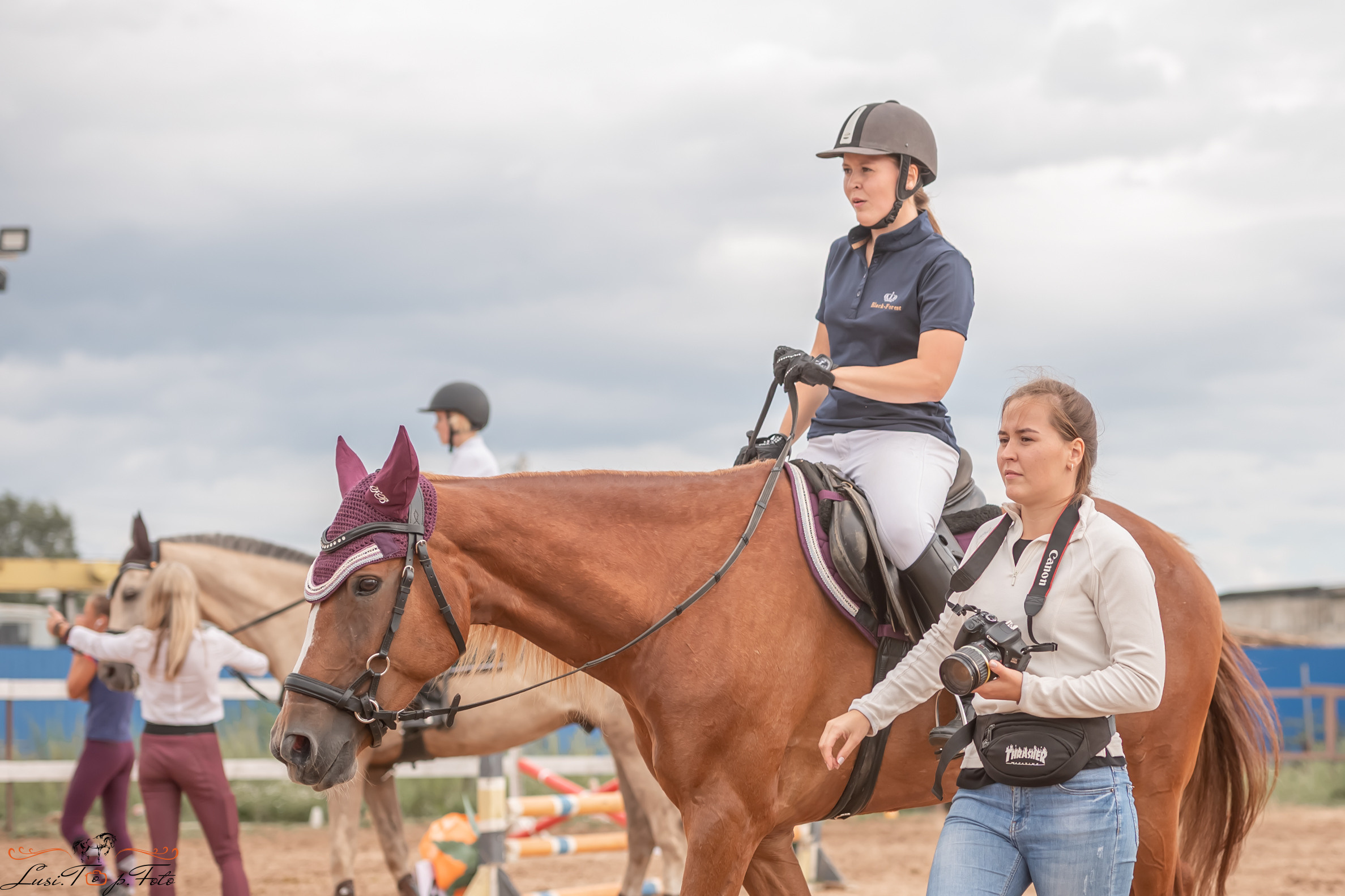 Открытая тренировка по выездке и конкуру в КК Резвая. Конный и фотограф с животными в Твери Топталова Люся