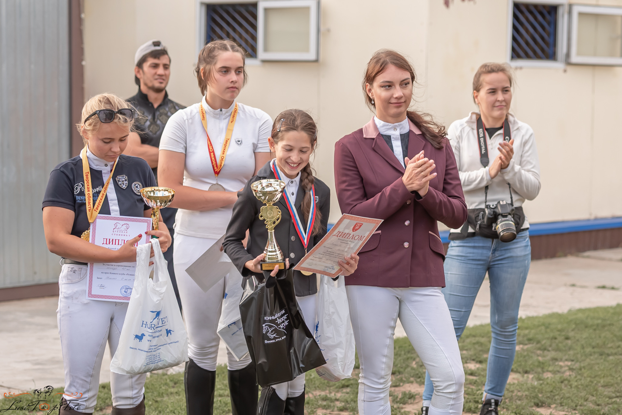 Открытая тренировка по выездке и конкуру в КК Резвая. Конный и фотограф с животными в Твери Топталова Люся