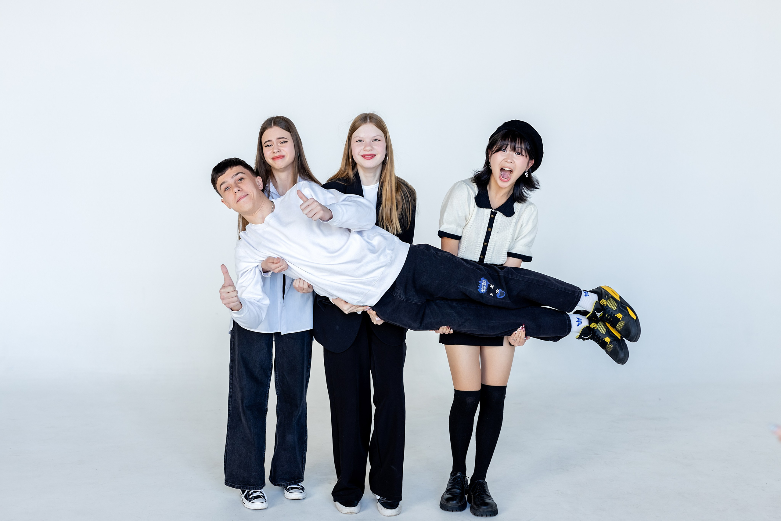 Школа 71, 9 класс. Владивосток. Стильный выпускной альбом Владивосток фотограф Вероника Мигачева