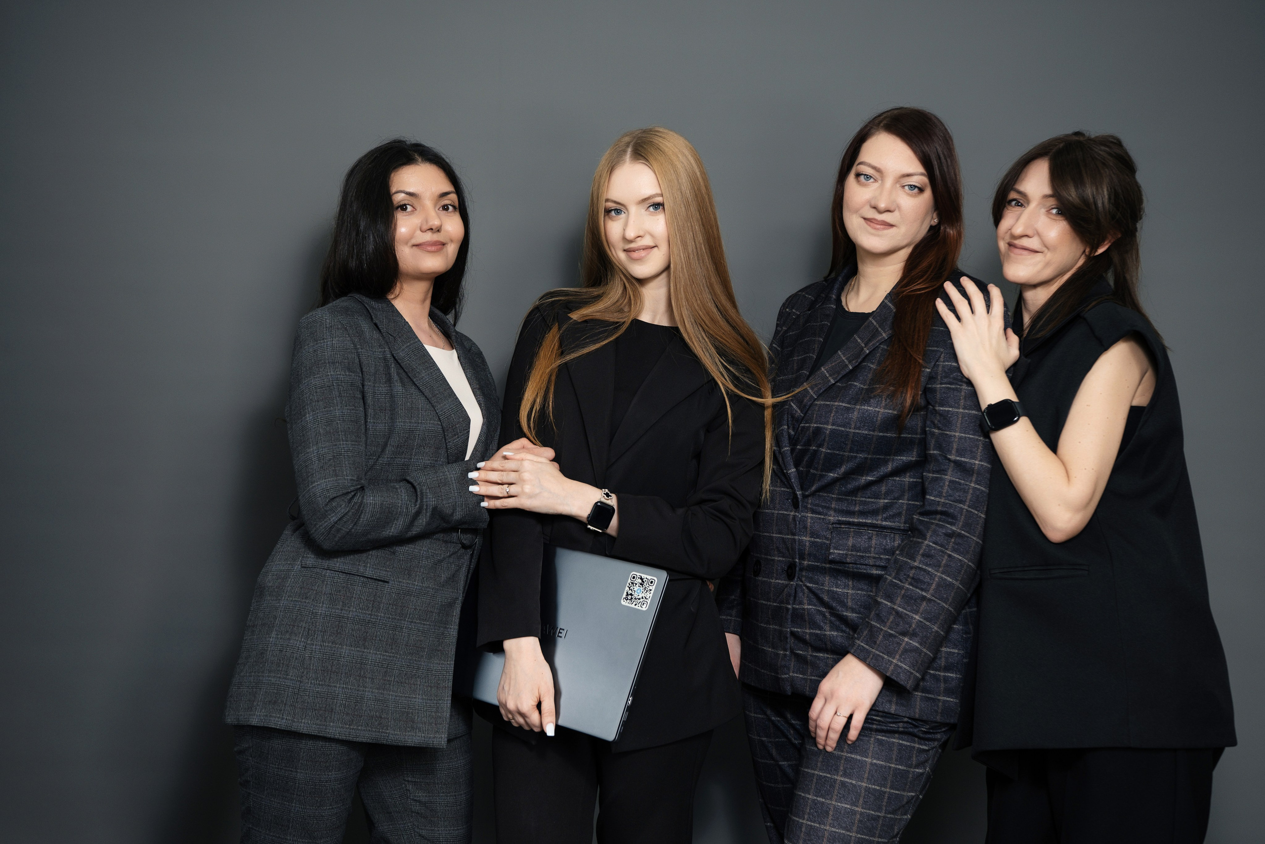 Съемка в офисе застройщика. Фотограф и видеограф в Тюмени Анна Жагорина, ваши фото еще не отдавали так быстро!