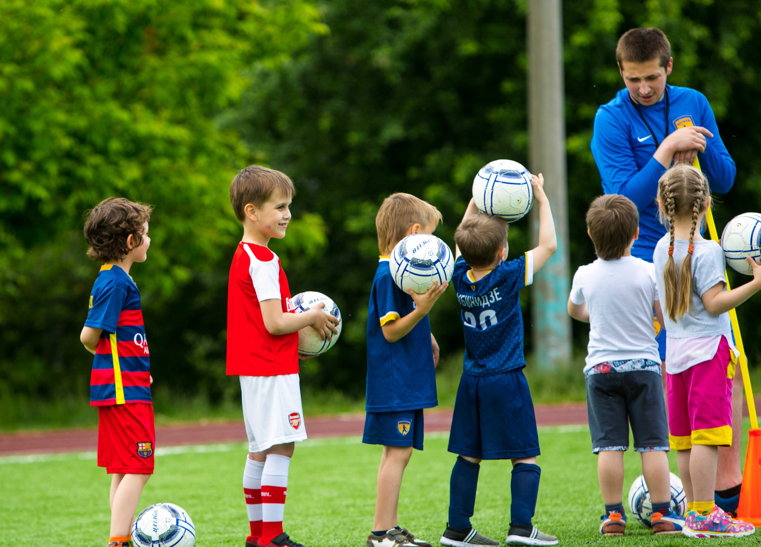 Футбольная школа «Юниор». Выпускные альбомы и школьный фотограф в Подольске, Троицке, Щербинке, Москве и Московской области
