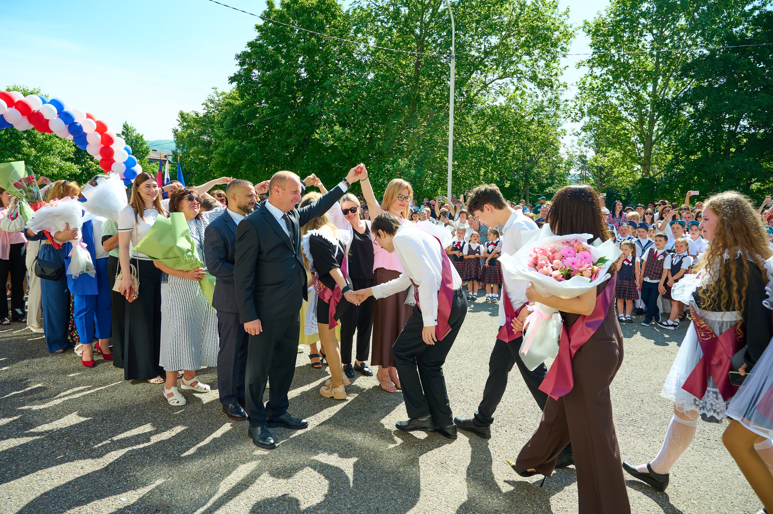 Последний звонок 2025. Жизнь курорта Кабардинка в фотографиях