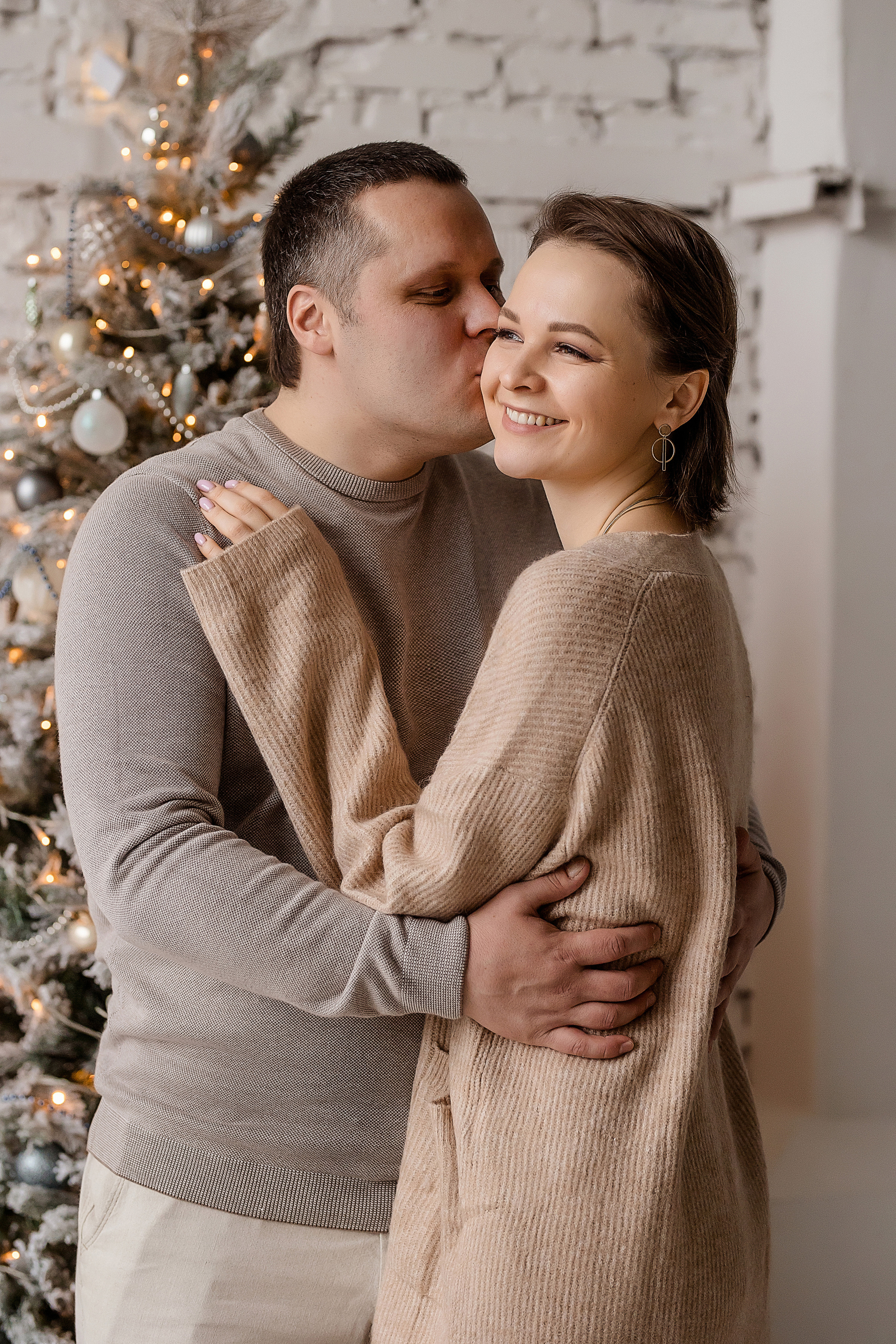 Новогодняя фотосессия в светлой фотостудии. Натали, Юрий, Мишенька. Семейный и детский фотограф в Москве Вера Ускова