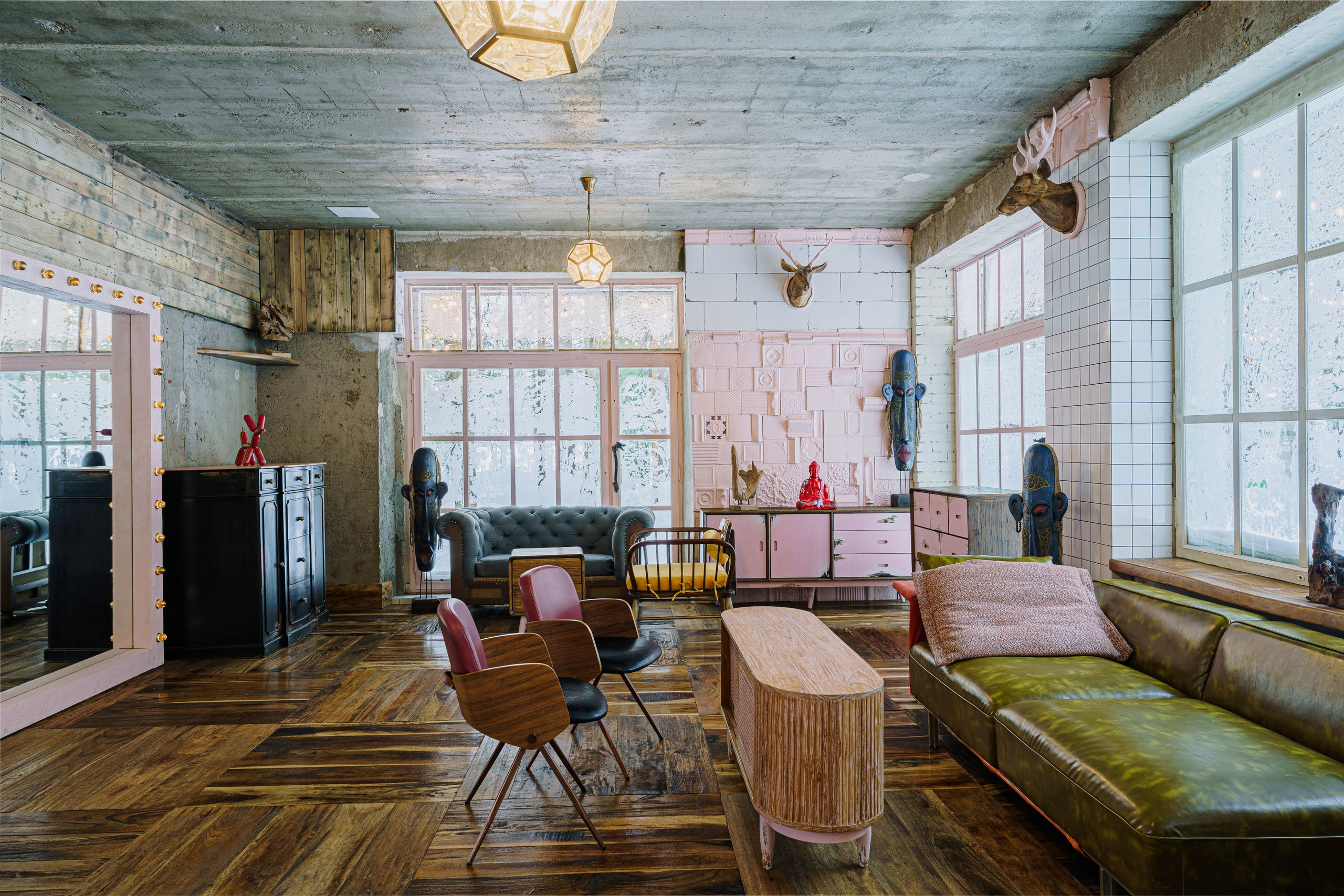 Съемка для каталога «LOFT HALL» | vhaus. VHAUS | Превращаем квадратные метры в капитал. Стратегический визуальный маркетинг для премиум-недвижимости