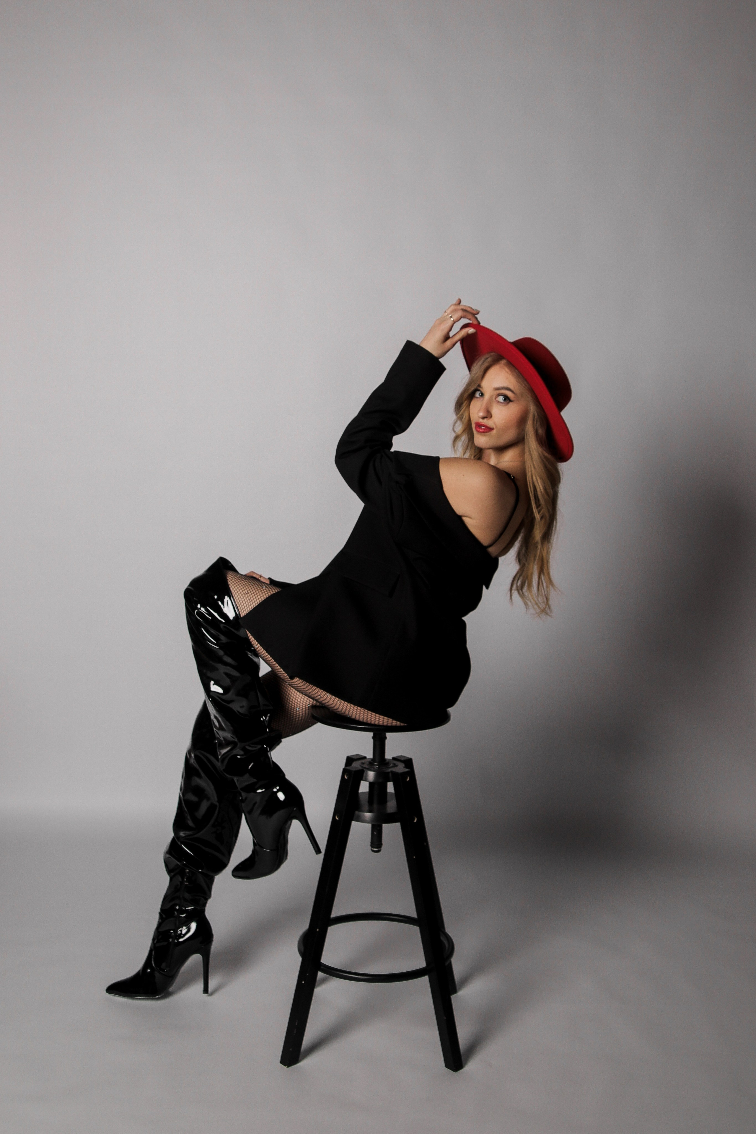 Фотостудия без фотографа Автопортретика в Краснодаре