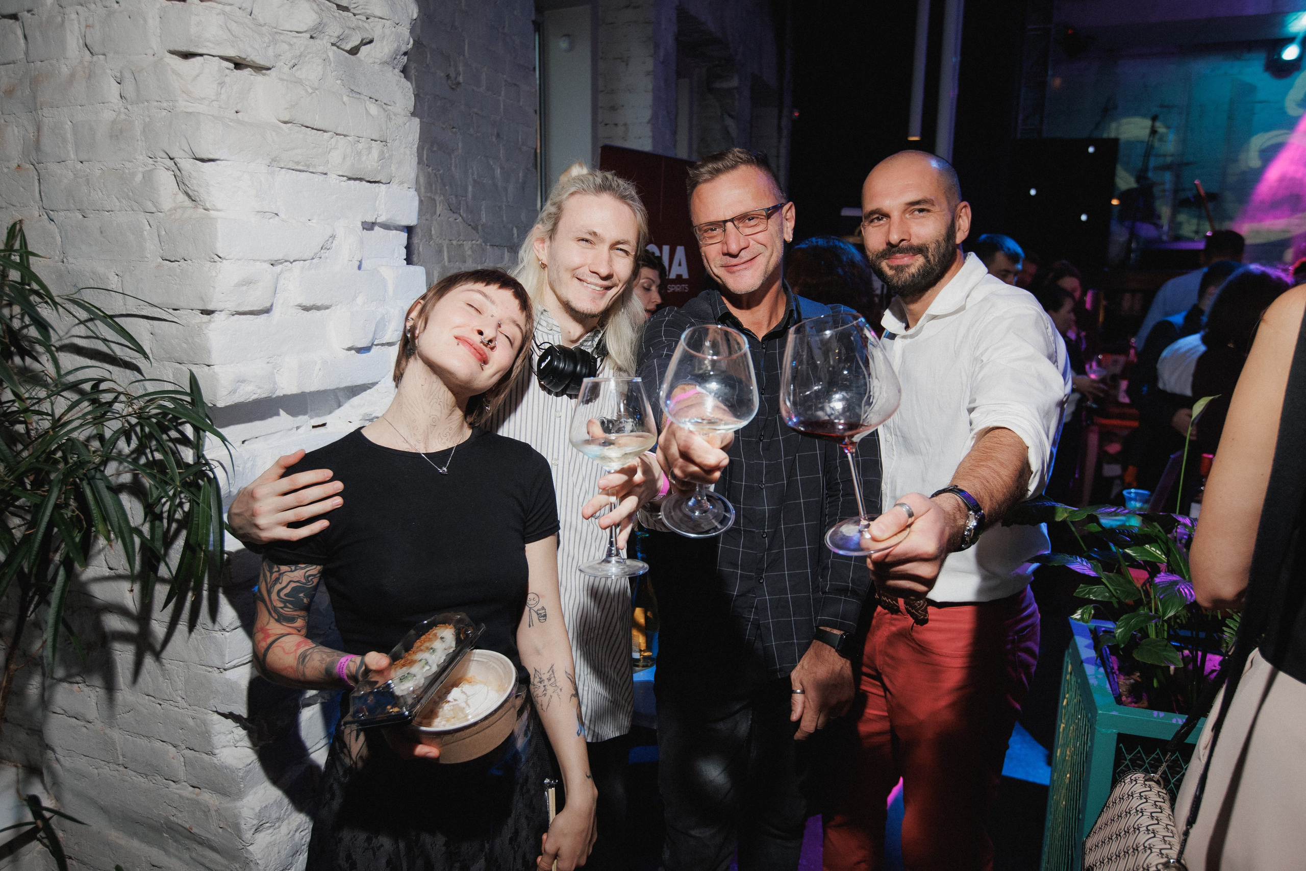 ВИННЫЙ ФЕСТИВАЛЬ. СВОИ. ФОТООТЧЕТЫ-СОБЫТИЯ-МЕСТА