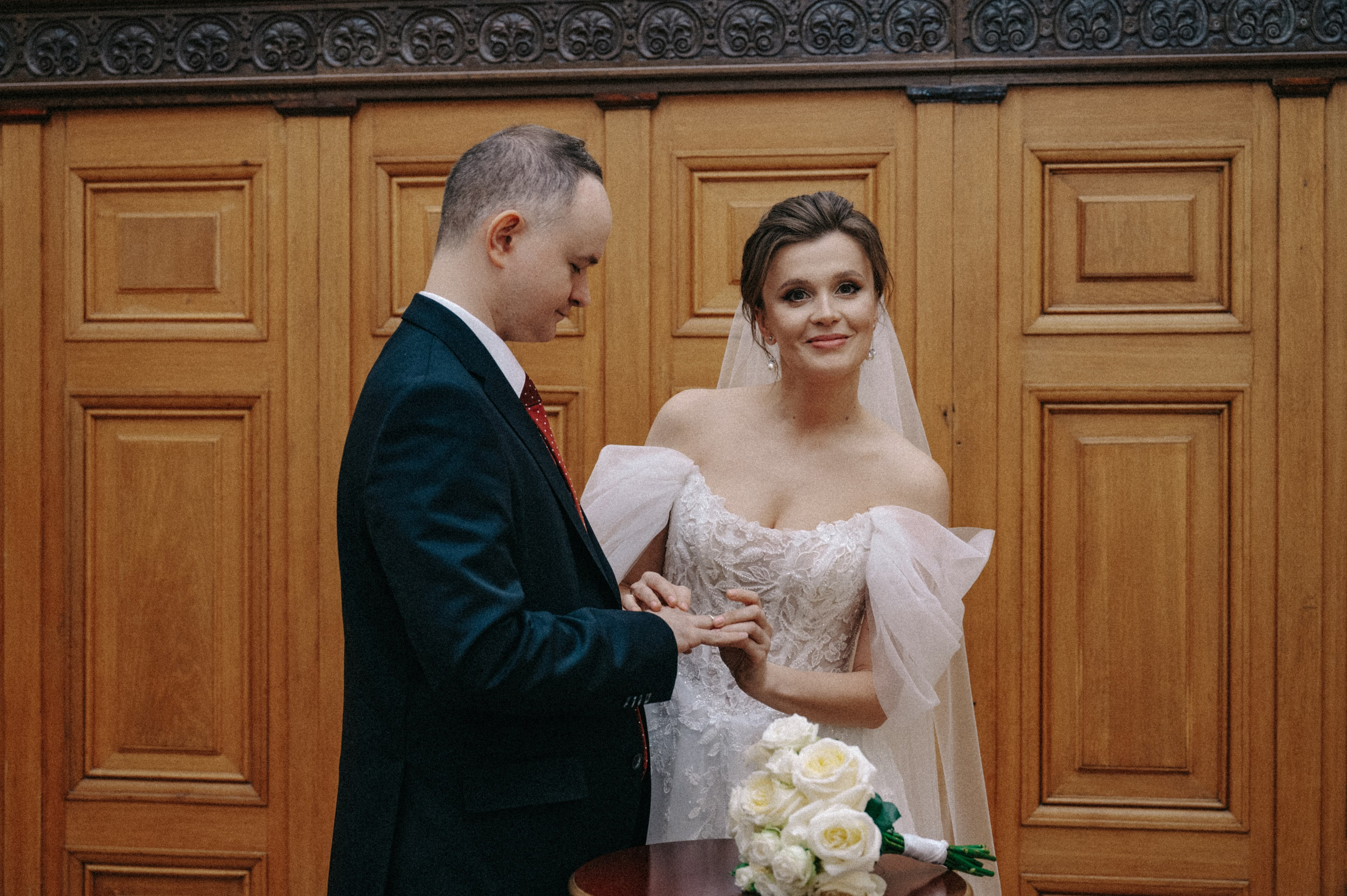 Свадьба для двоих с прогулкой в The St. Regis Москва Никольская 5*. Свадебный и семейный фотограф Виктория Носачёва. Щелково, Москва и МО