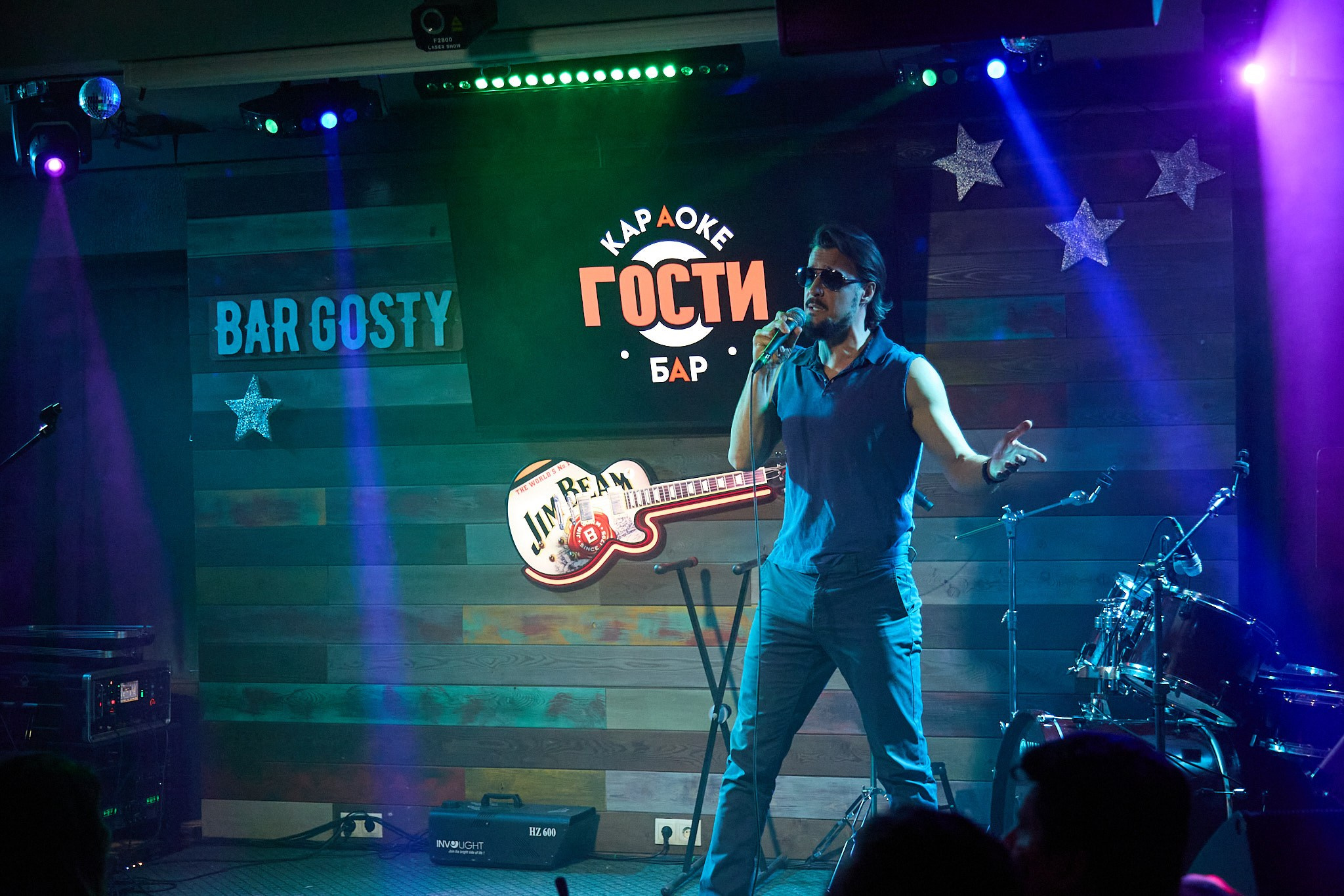 Концерт в баре «Гости». Фотограф Омск | Александр Вандеров