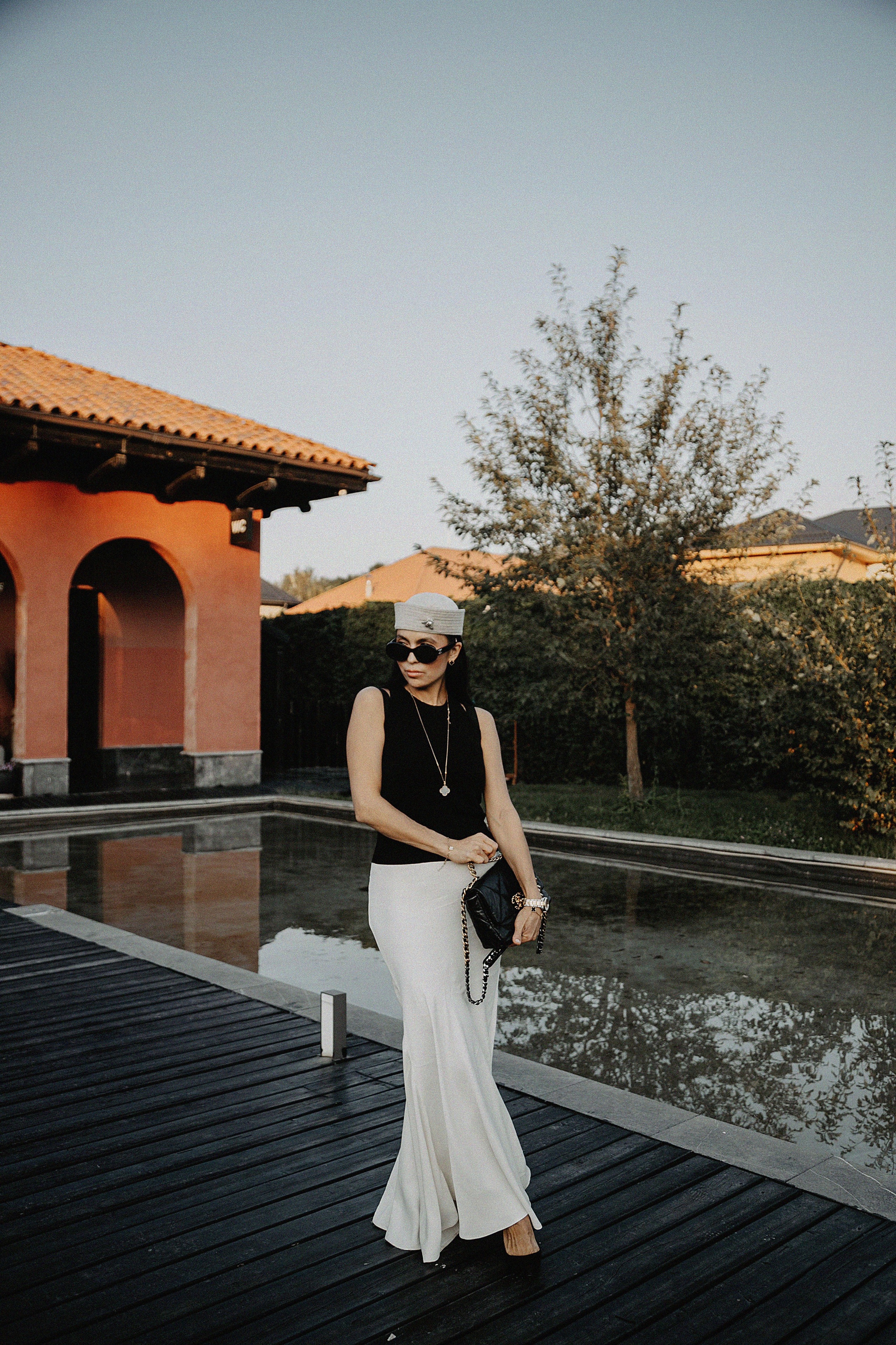 Фотосессия Карины Жулдыз и Айсулу на Villa dei Fiori. Свадебный, семейный и портретный фотограф в Алматы, Костанай