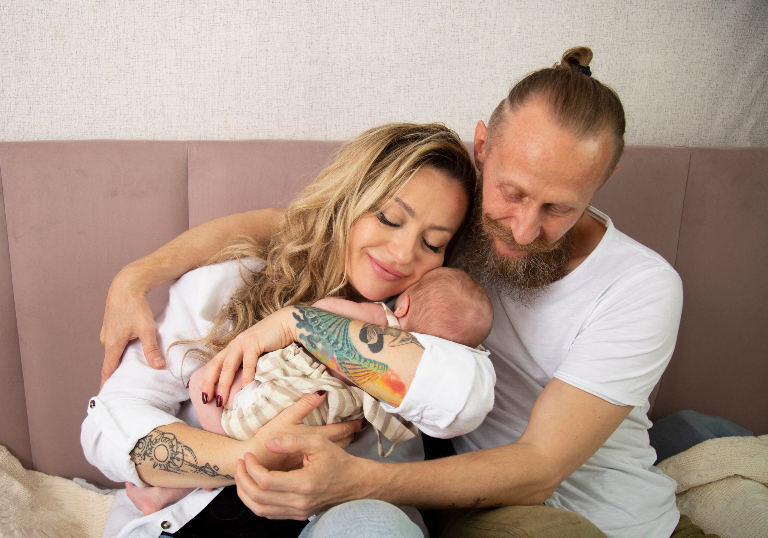 Фотосессия новорожденного мальчика в Москве. Фотосессия в студии в Москве от профессионального фотографа услуги по доступным ценам