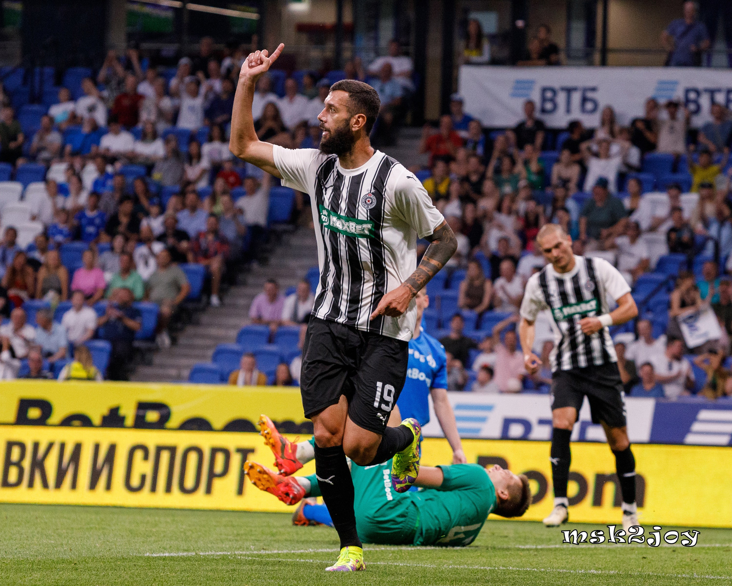 Фоторепортаж. ФК Динамо — ФК Партизан. Михаил Тоцкий портретный и репортажный фотограф в Москве
