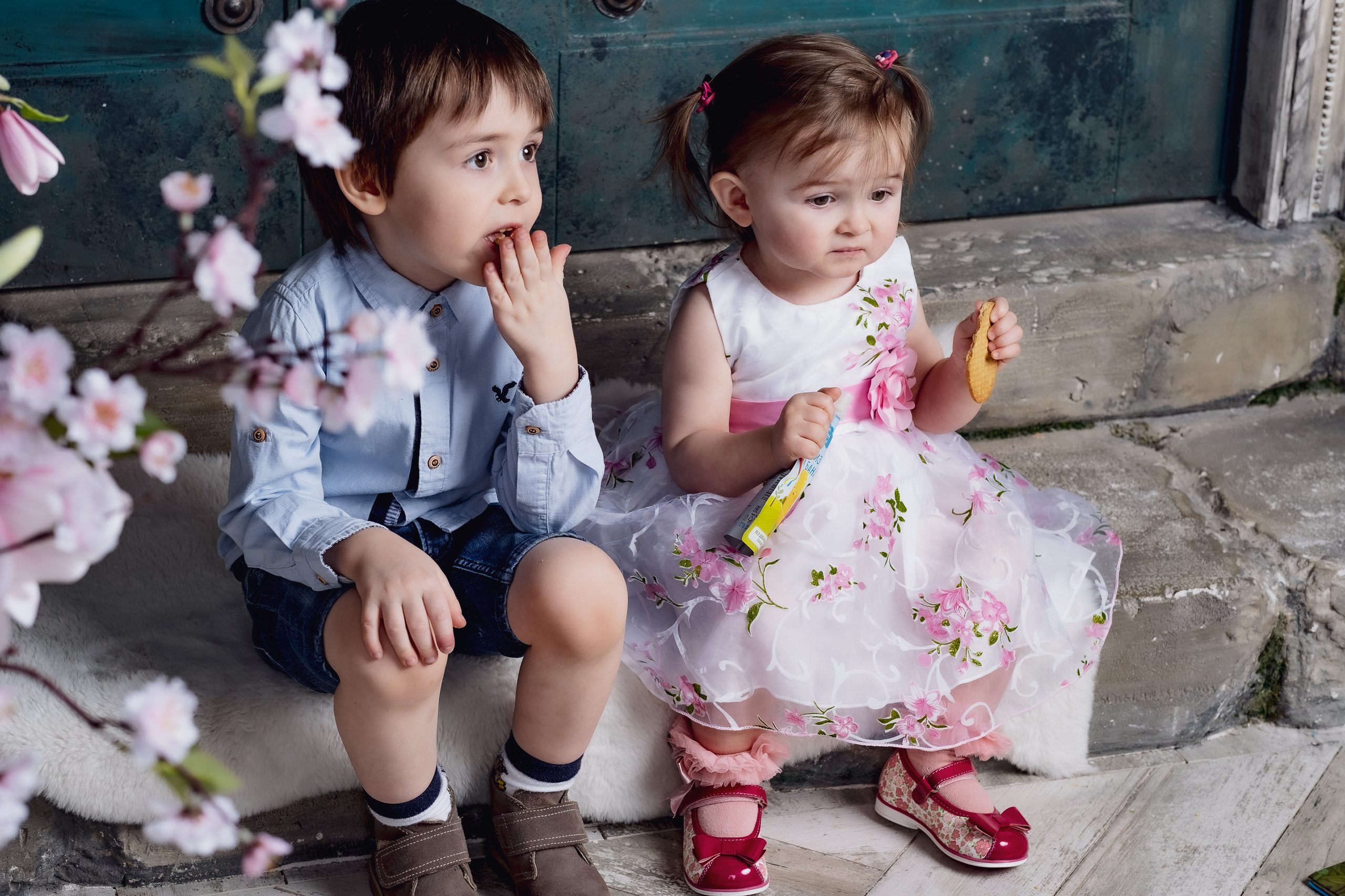 Мы создали волшебную историю для Тани и ее детей. В цветущей весне. Фотограф в Москве Ирина Иванова