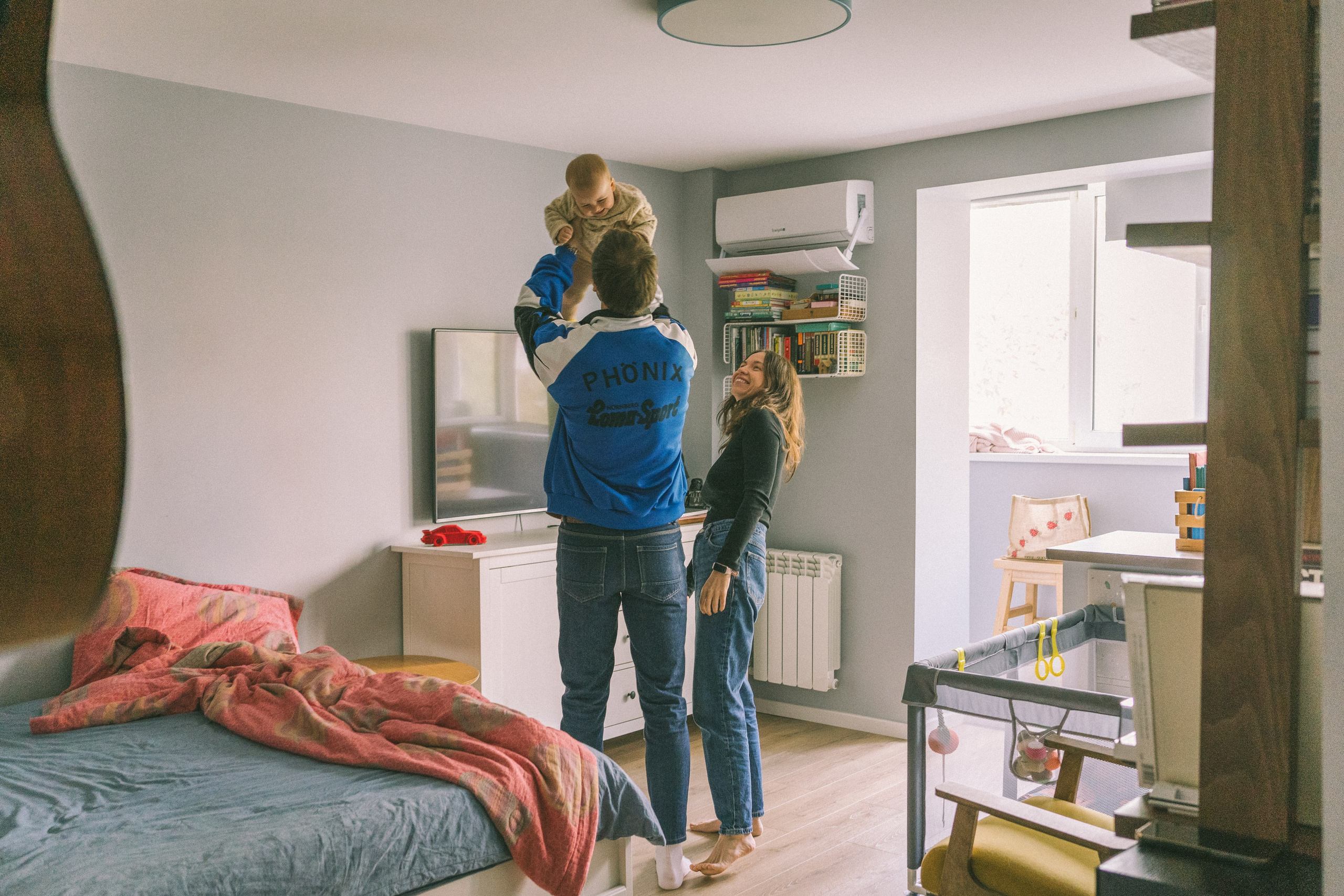 Осенняя семейная репортажная лайфстайл фотосессия. Фотограф на роды Москва. Фотограф новорожденных Москва