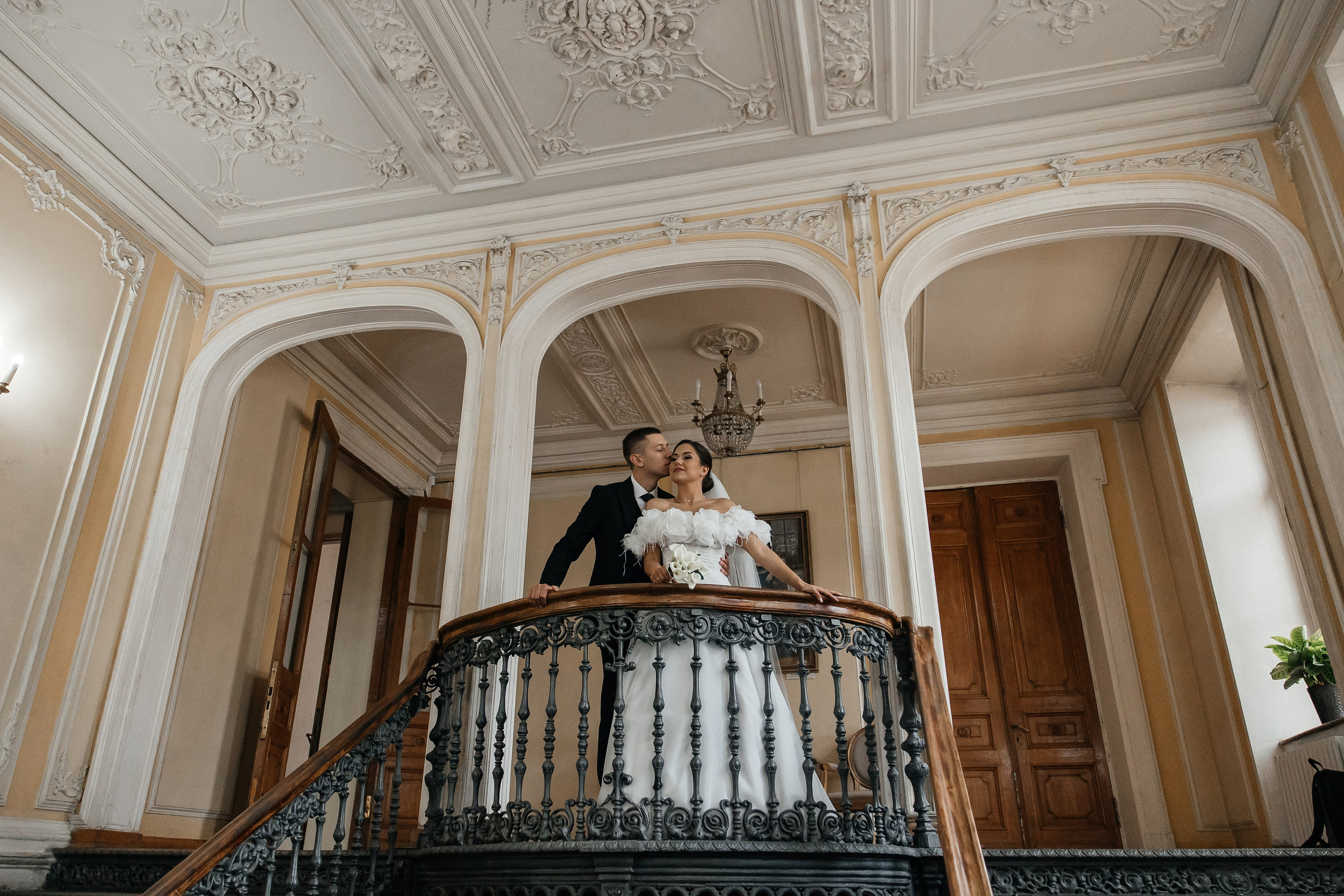 Свадебная фотосессия в библиотеке читальне Пушкина