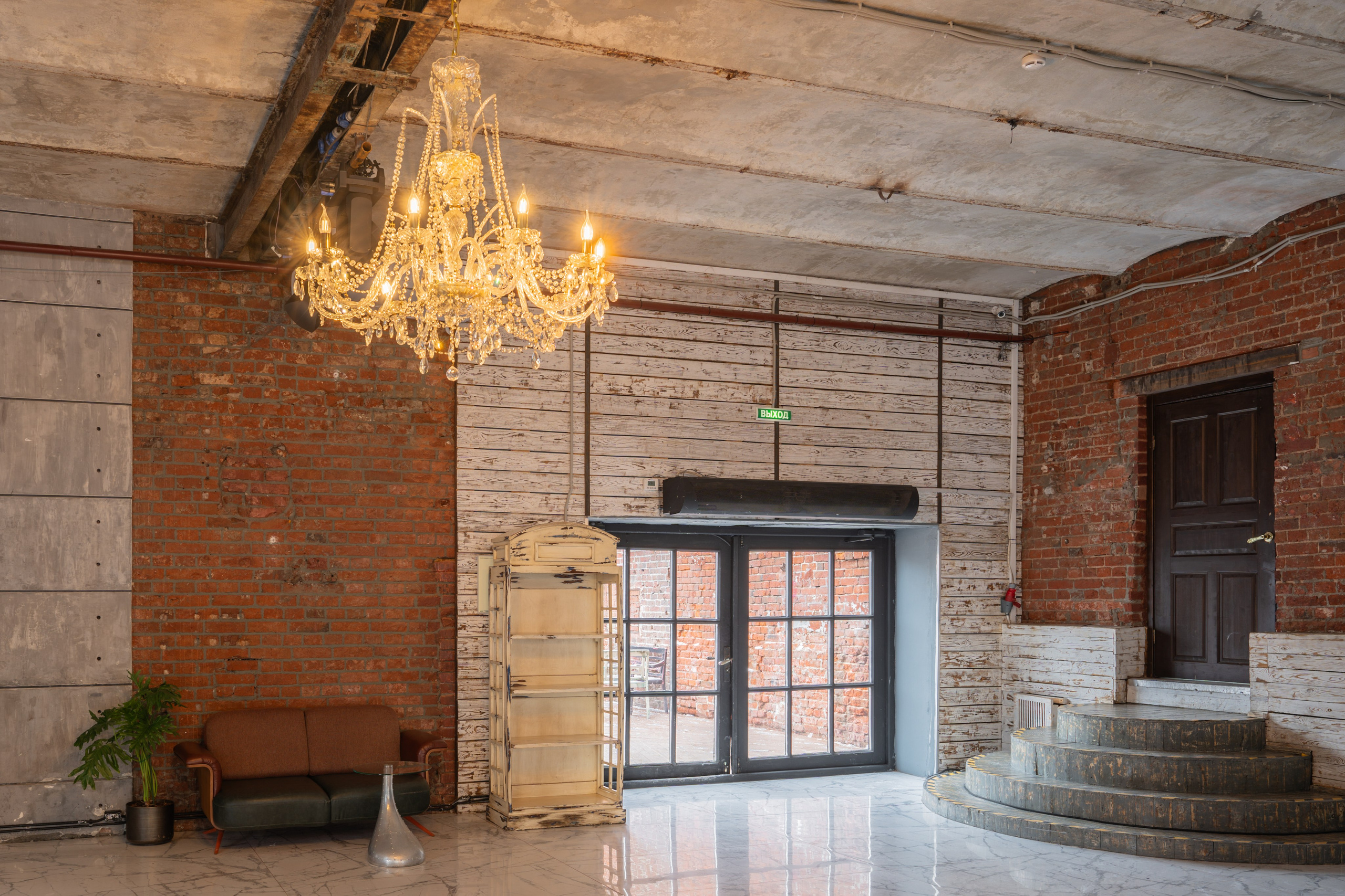 Съемка для каталога «LOFT HALL» | vhaus. VHAUS | Превращаем квадратные метры в капитал. Стратегический визуальный маркетинг для премиум-недвижимости