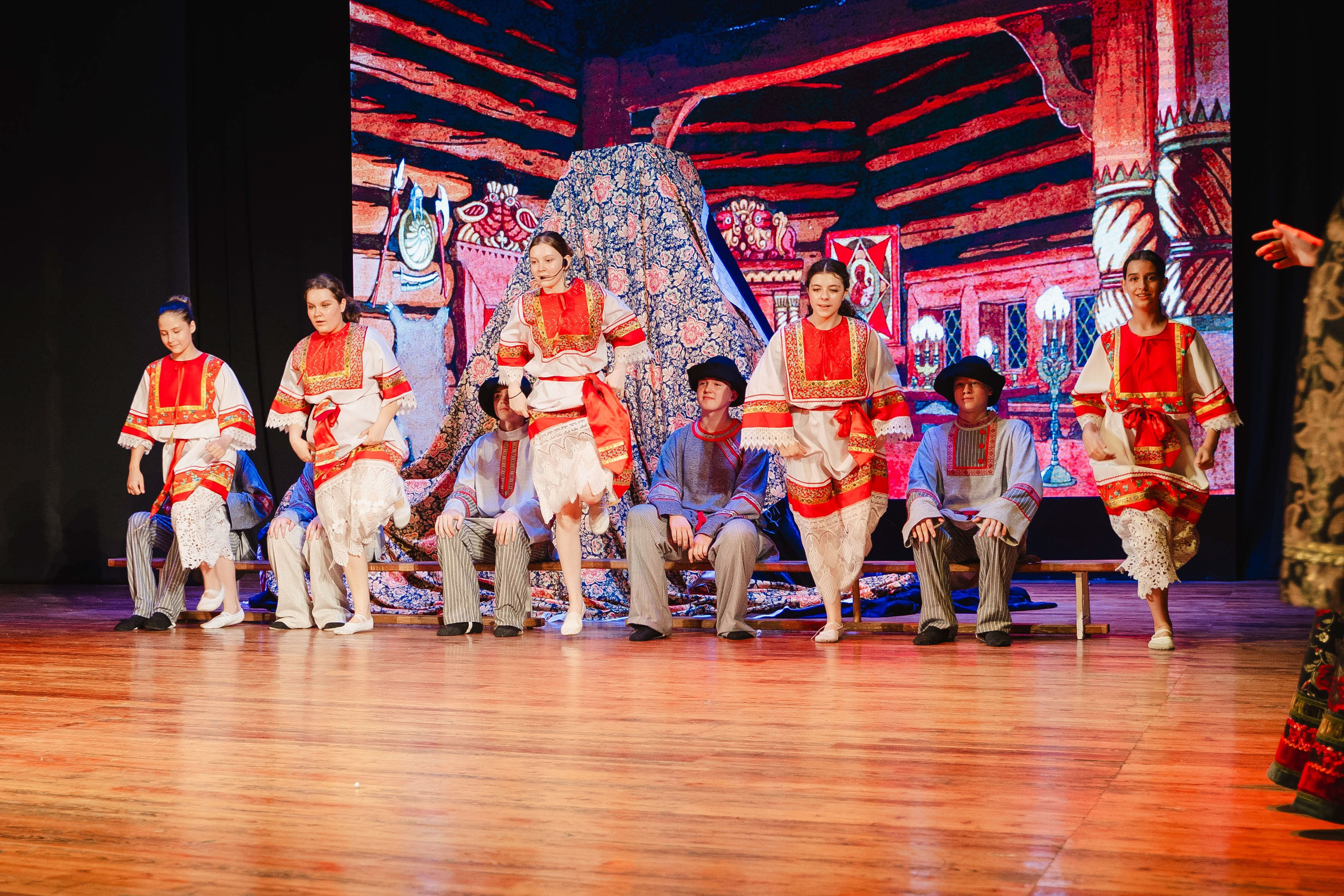 Фееричное выступление театрального коллектива АРТ-Визит г. Краснодар. Фотографы из солнечного Краснодара Вадим и Надежда Митус