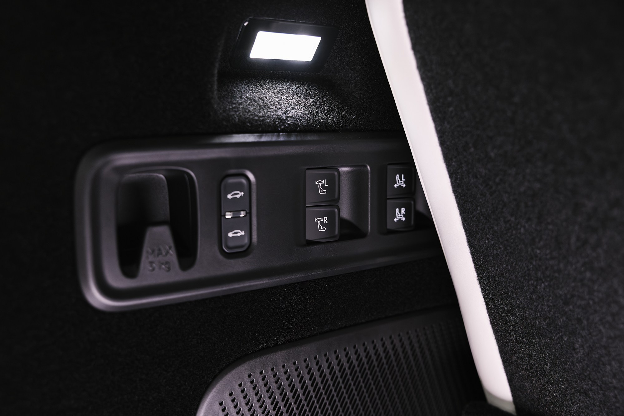 Lynk & Co 900 Ultra 2,0hyb 4WD AT (734 л. с.), 2025 г, 2,0 л бензин. Автосалон «Х-Авто»