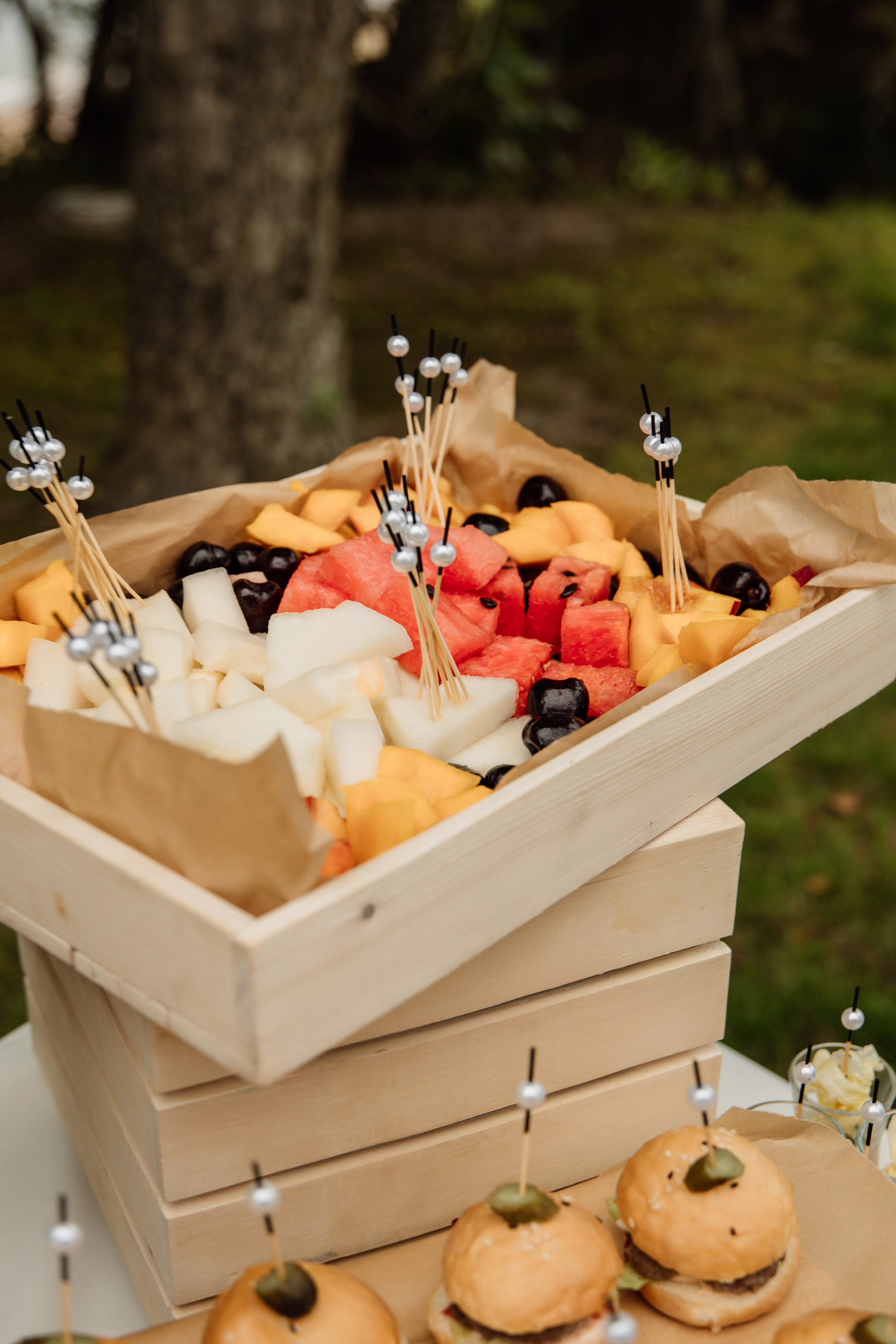 Я создаю профессиональные фотографии, которые сохраняют эмоции, детали и атмосферу вашего праздника. Свадебный фотограф во Владивостоке