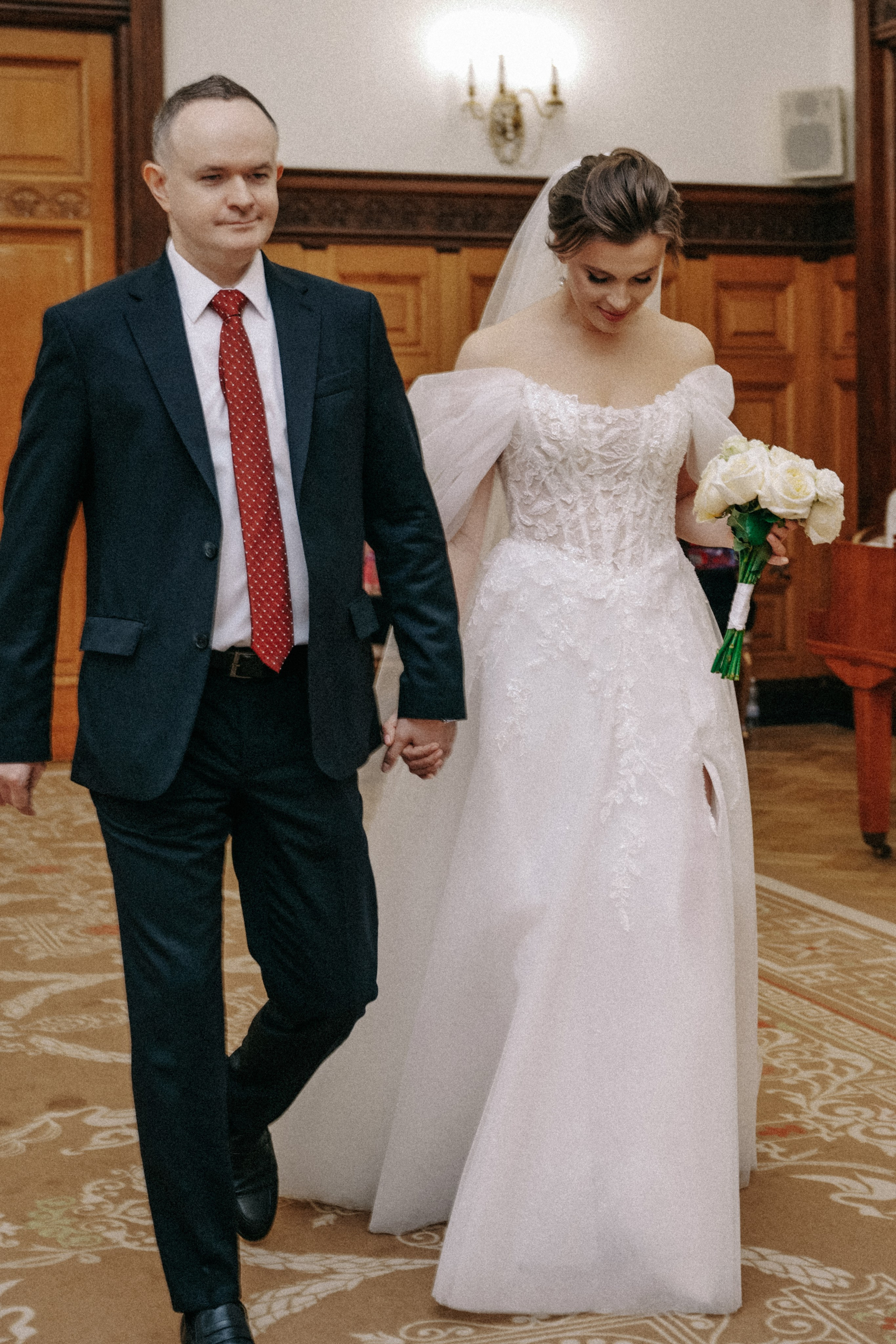 Свадьба для двоих с прогулкой в The St. Regis Москва Никольская 5*. Свадебный и семейный фотограф Виктория Носачёва. Щелково, Москва и МО