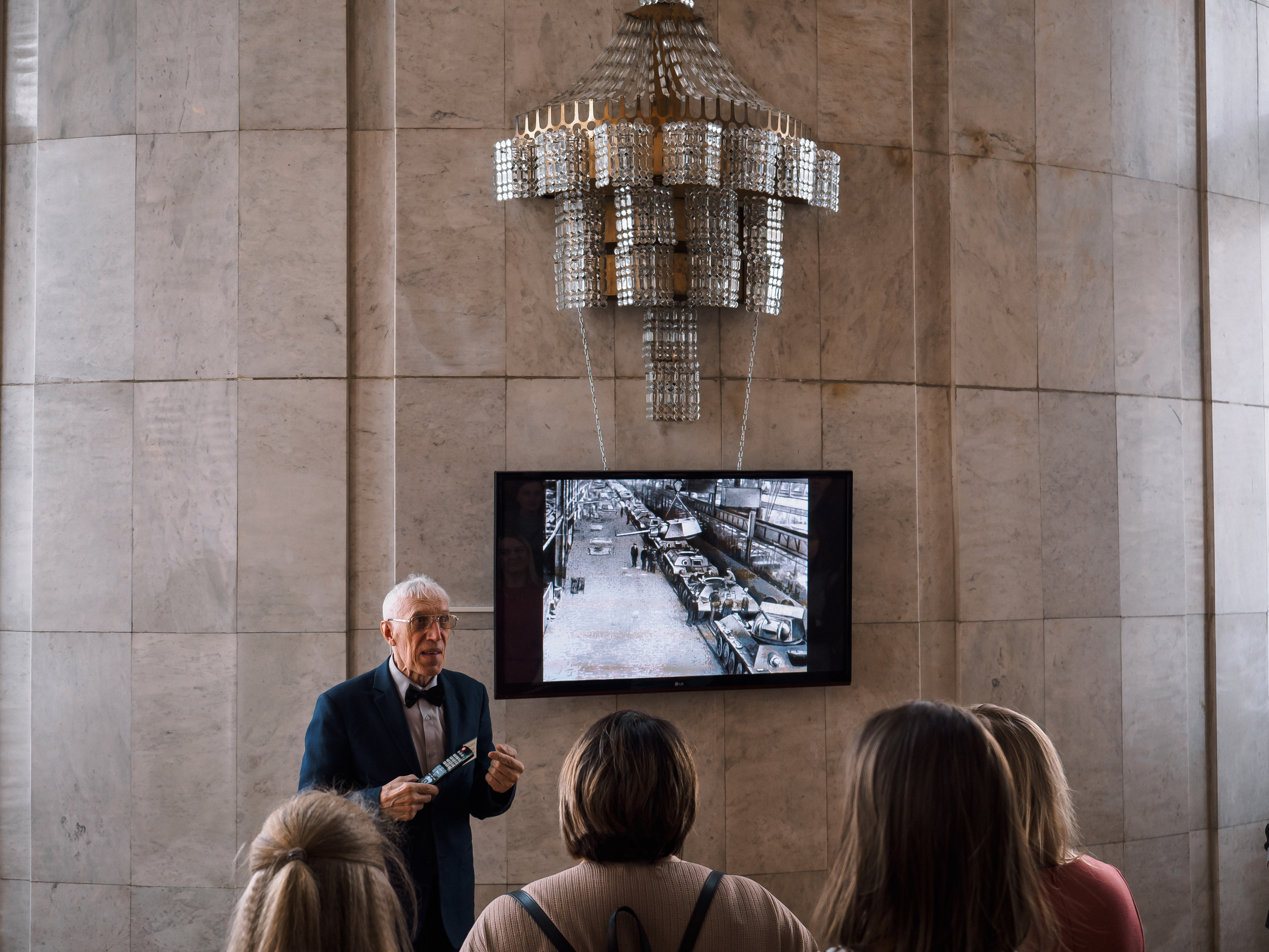 Экскурсия по Театру Драмы. Wedding and family photographer USA