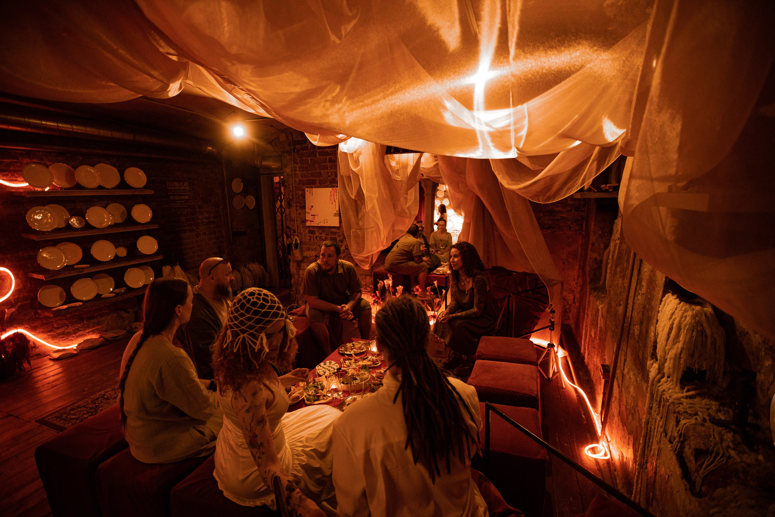 Тёмная, но светлая. Фотограф Каяна Лис