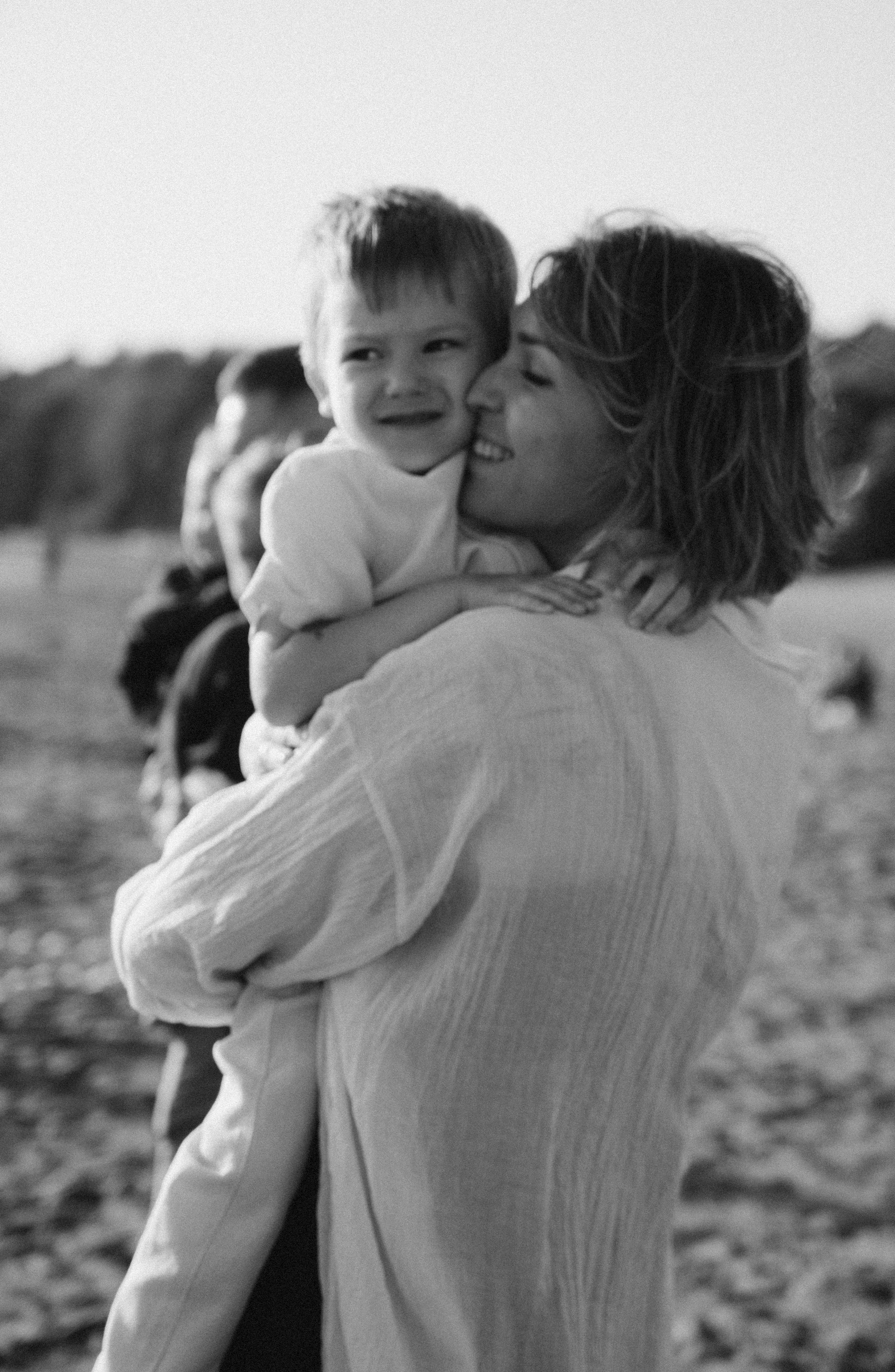 Семейная съемка. Профессиональный фотограф беременности в СПБ. Стильные фотосессии беременности в стиле минимализм и классическая фотография