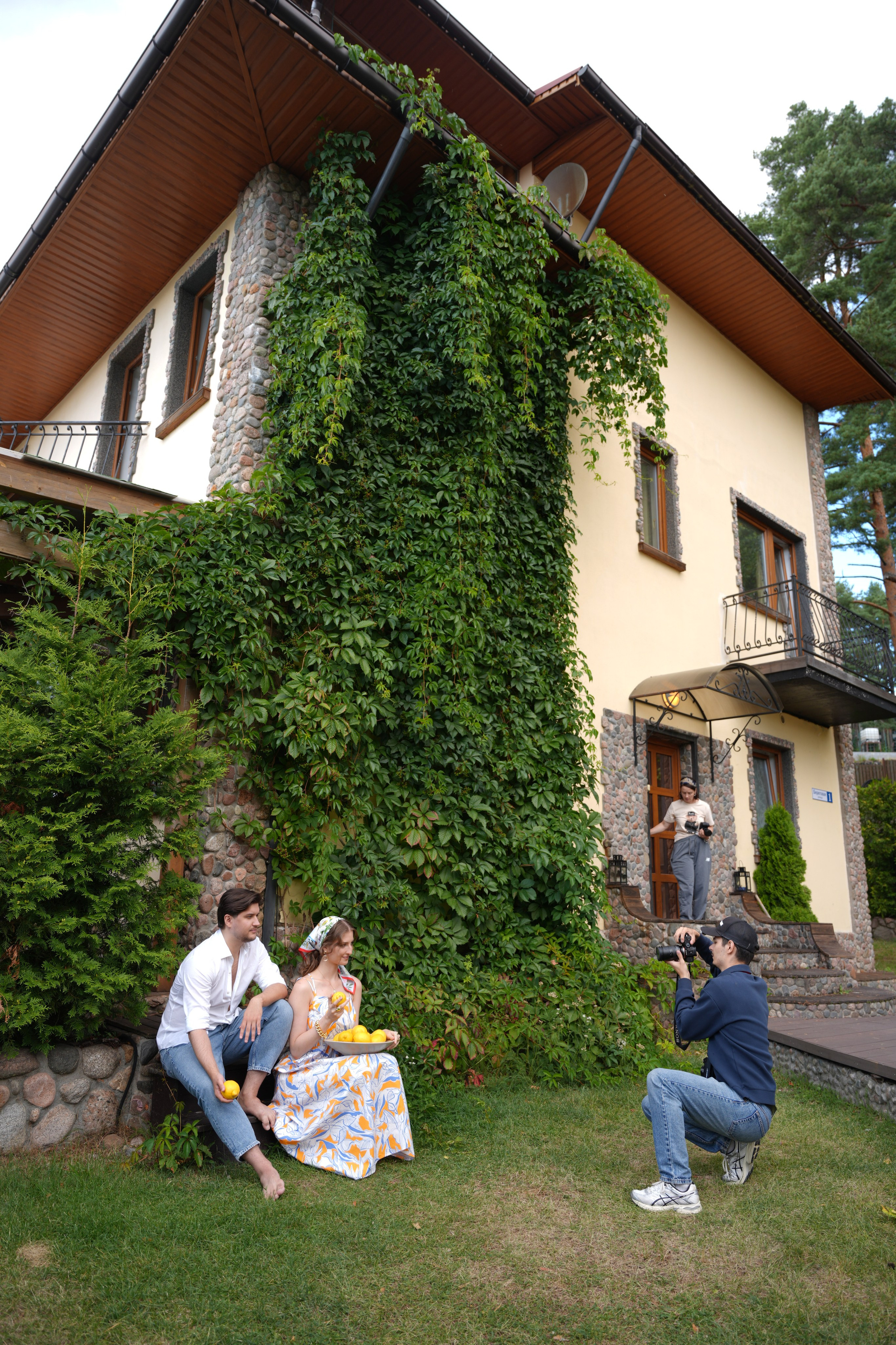 #backstage со съёмок команды в загородном доме. Портретный фотограф в Санкт-Петербурге Дмитриева Наталия