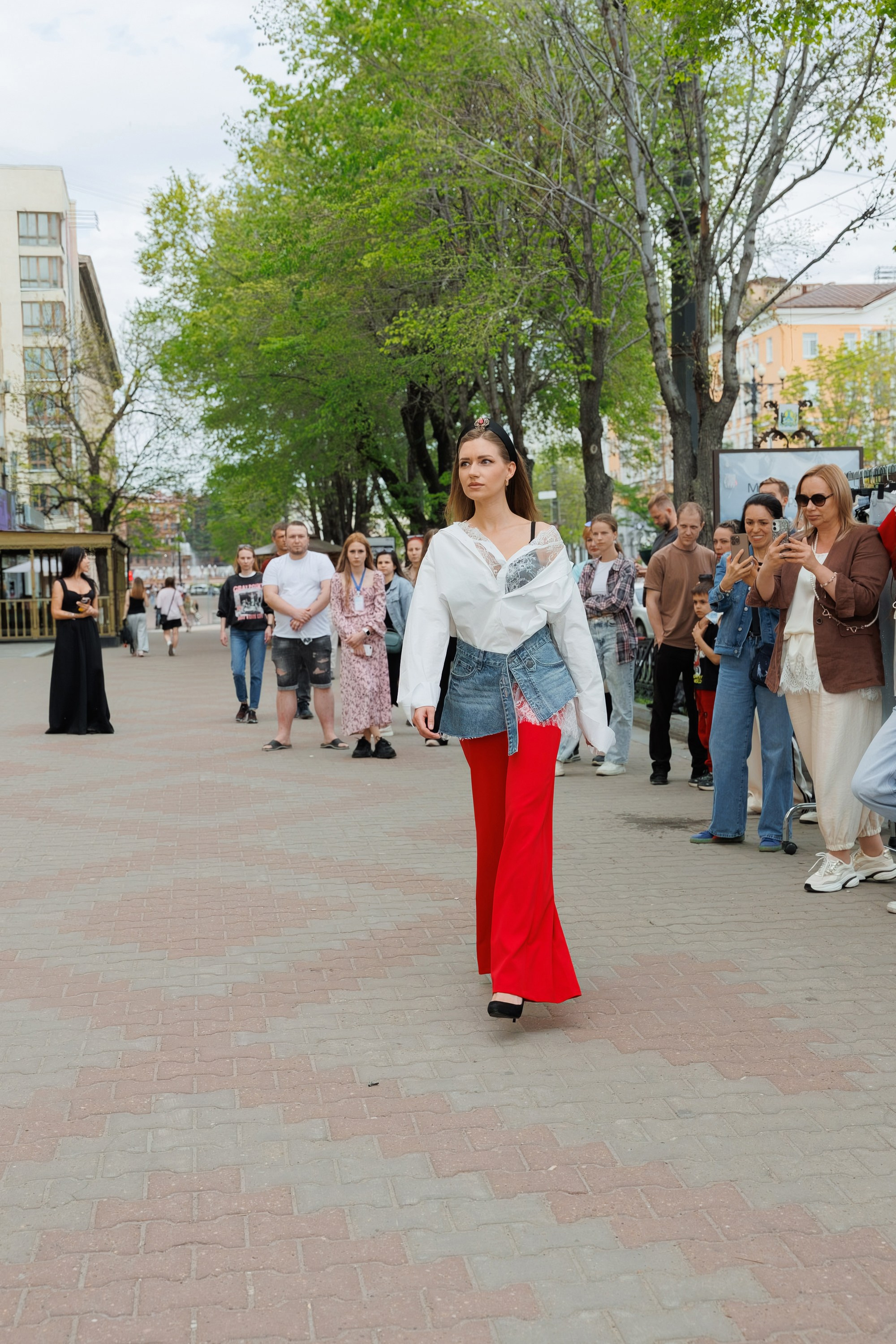 МОДНЫЙ ПОКАЗ. СВОИ. ФОТООТЧЕТЫ-СОБЫТИЯ-МЕСТА