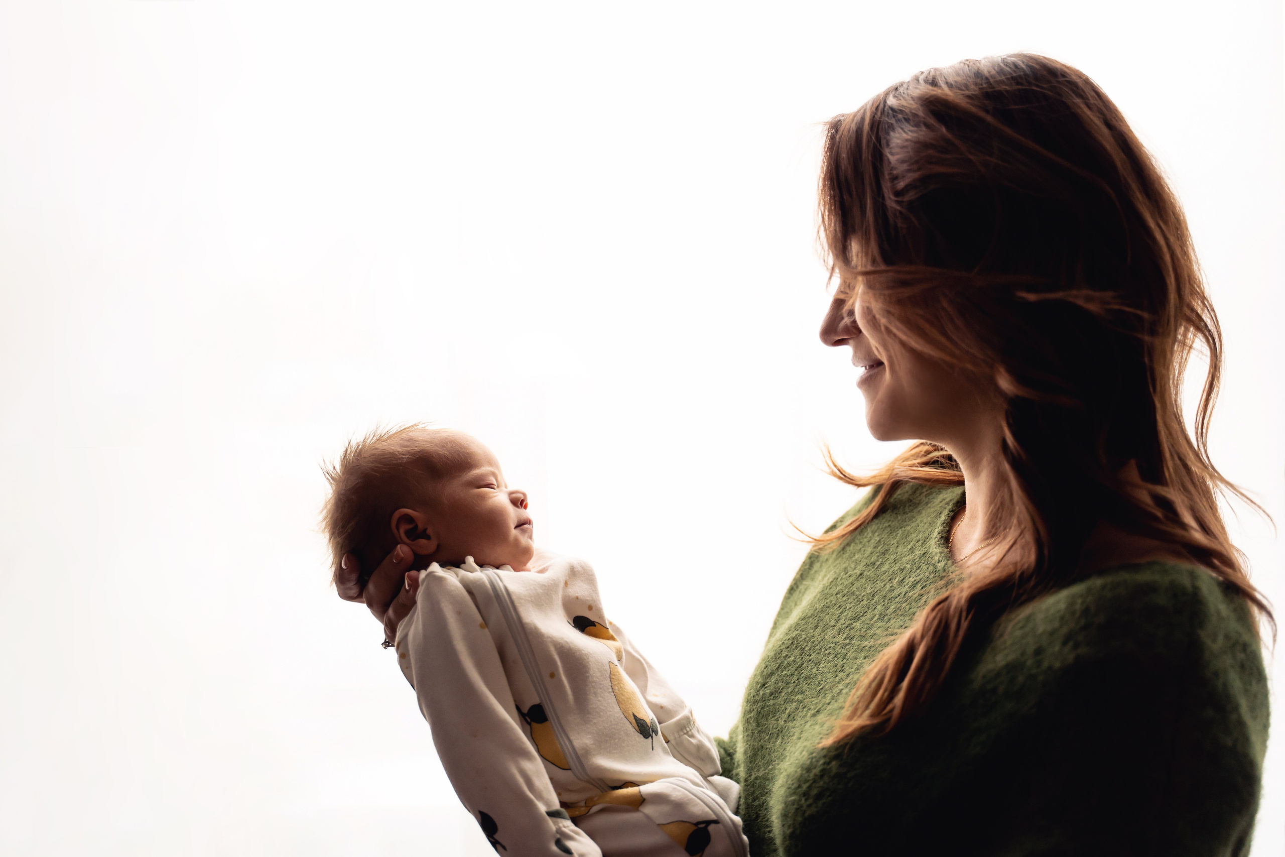 Выписка из роддома Лапино. Фотограф на выписку из роддома Москва. Фотограф \ Видеограф на Крещение, Венчание Москва| Семейные съемки