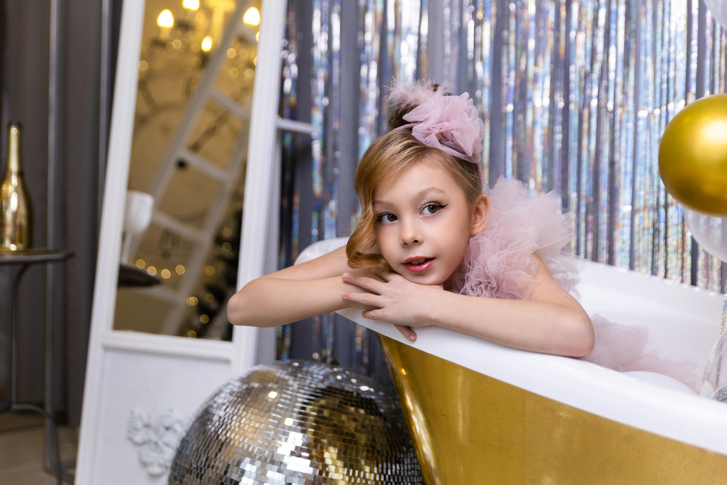 новогодняя фотосессия, лав стори, фотостудия Таганрог, новогодняя фотостудия , фотограф Таганрог, фотограф Ростов, новый год 2025, новогодняя фотосессия, семейная фотосессия, арт фотограф, фотограф, Новогодняя фотосессия Таганрог Семейная новогодняя фотосессия ТаганрогLove story Таганрог Новый год Новогодняя фотосессия Ростов-на-Дону Арт-фотосессия Новый год Таганрог Профессиональный фотограф Таганрог Фотостудия для новогодней фотосессии Таганрог Фотосъемка Новый год 2025 Таганрог Запись на новогоднюю фотосессию Таганрог Лучший фотограф Таганрог Праздничная фотосессия Таганрог Новогодние фотосессии в фотостудии Таганрог Романтическая фотосессия Новый год Таганрог Фотограф на Новый год Ростов Семейный фотограф Таганрог