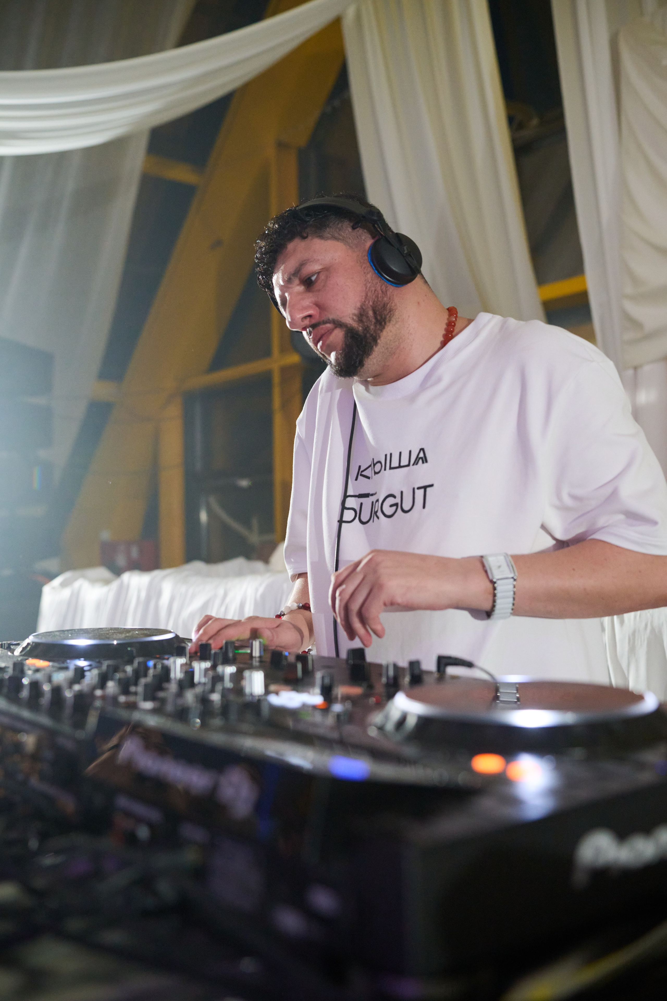Крыша. Сургут. Вавилон. Лето 2026. Студия по производству фото и видеоконтента «АППЕРТУРА»