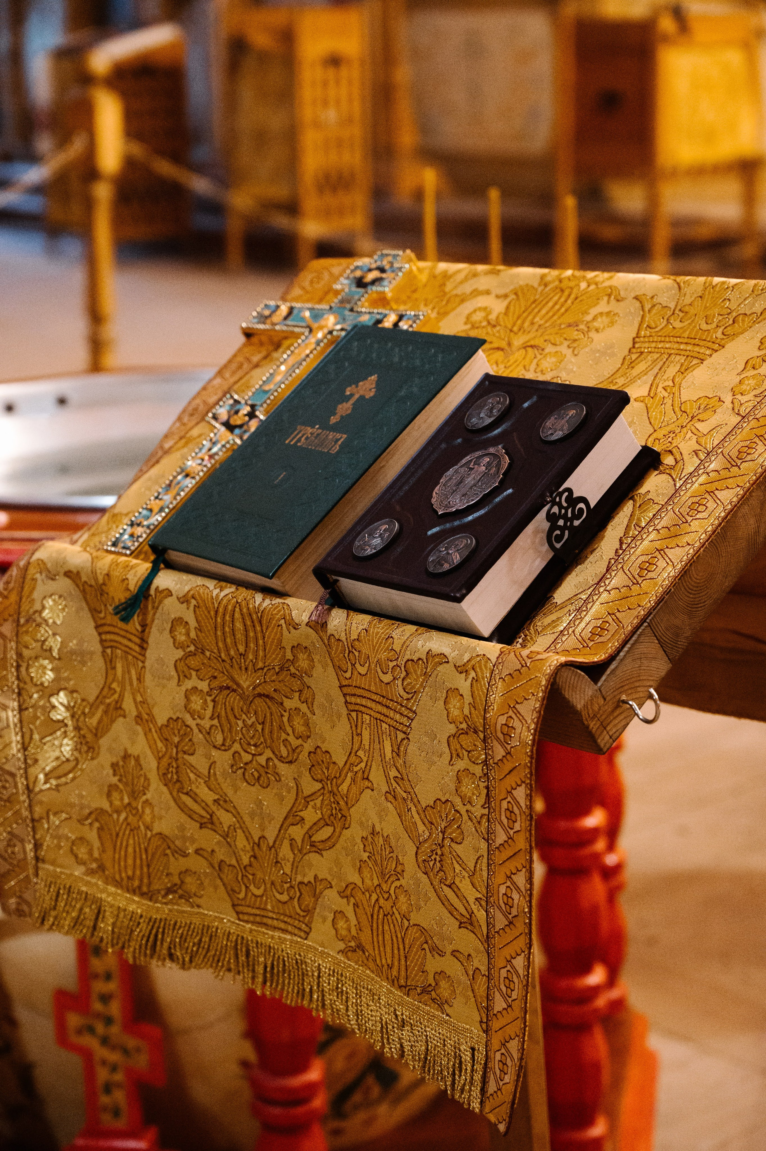 Фотосъёмка крещения в Санкт-Петербурге — Маргарита Иванова, фотограф. Профессиональный фотограф беременности в СПБ. Стильные фотосессии беременности в стиле минимализм и классическая фотография