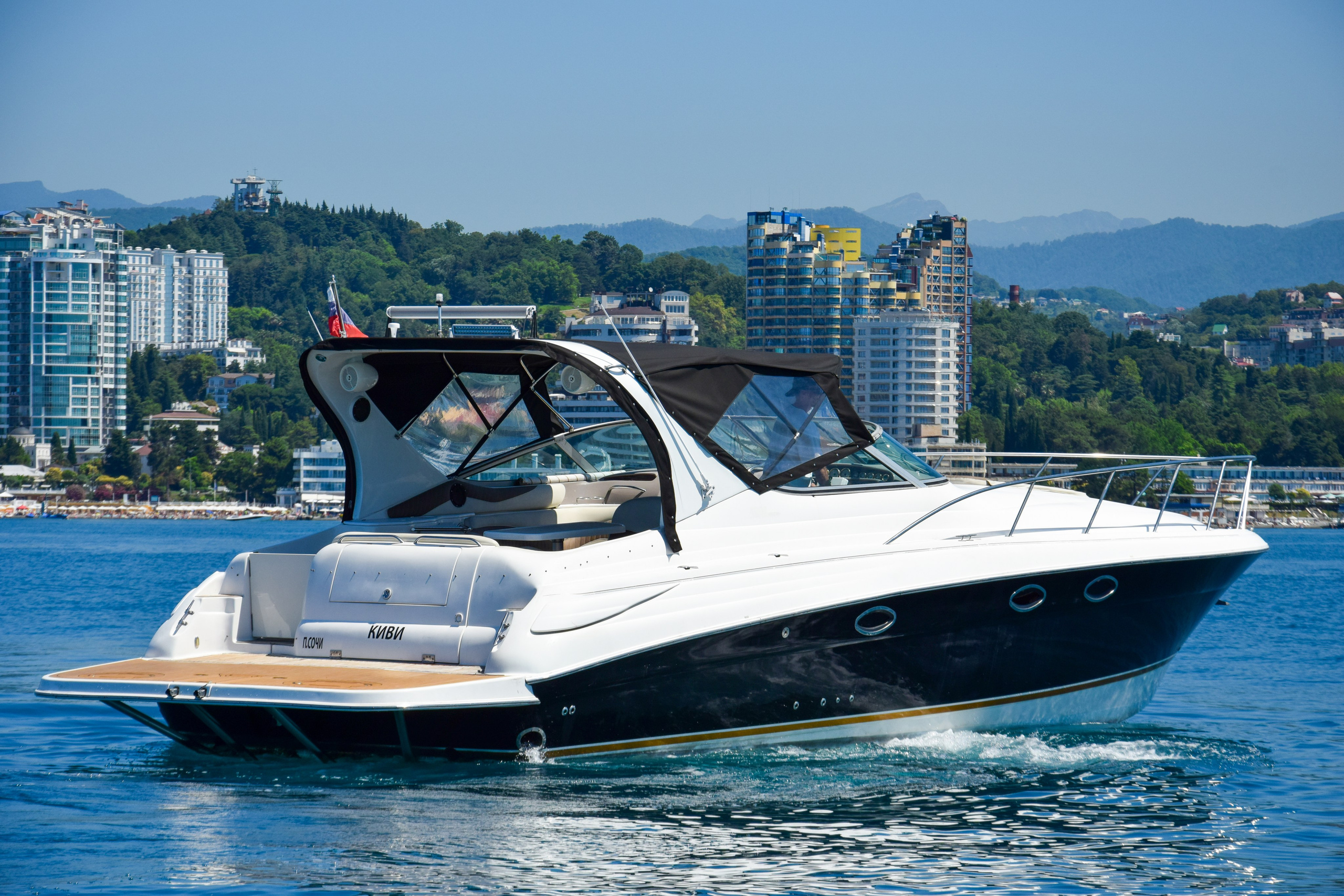 Катер Киви Аренда Яхты в Сочи Яхтанаморе YACHTNAMORE YACHTANAMORE