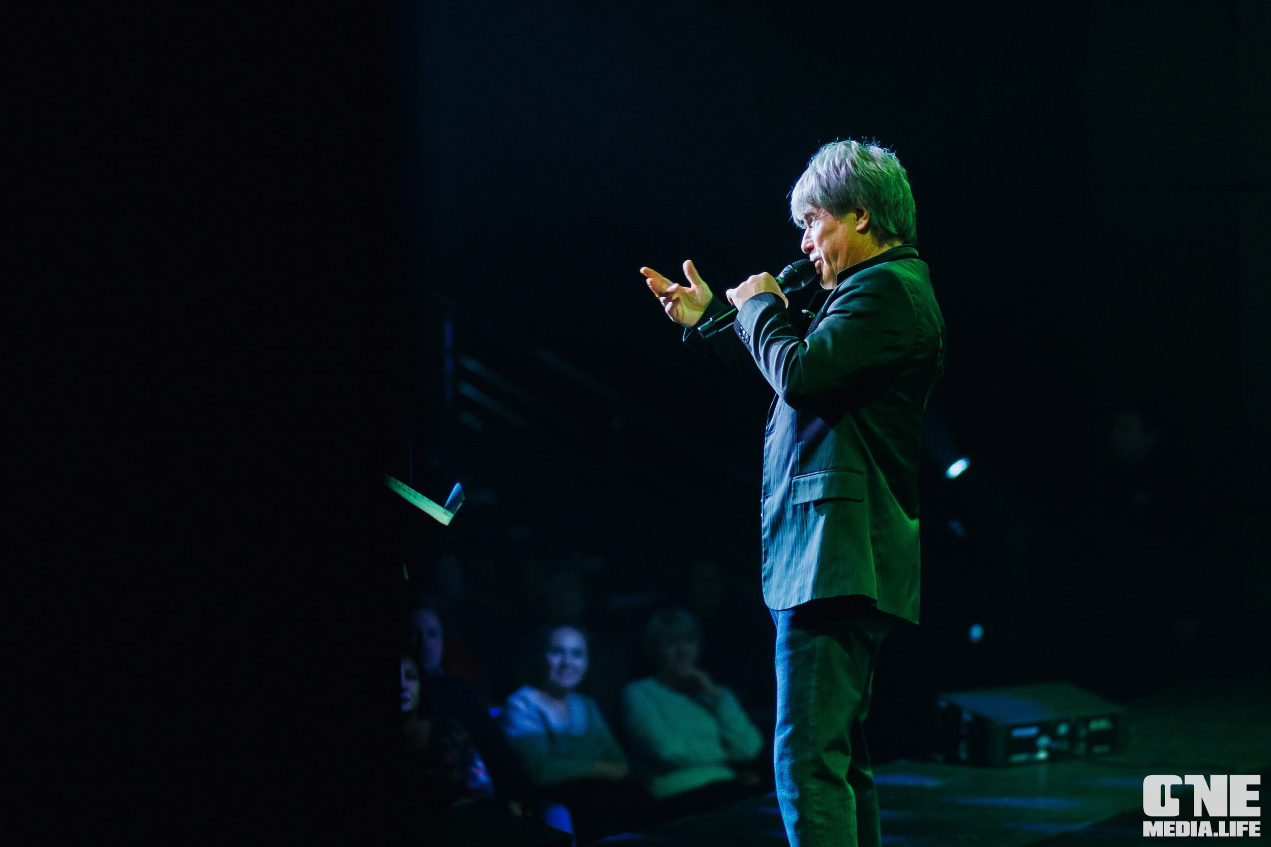 Фоторепортаж из театра эстрады Янтарь-холл. One Media Life: фоторепортажи, фотоотчеты с мероприятий и заведений